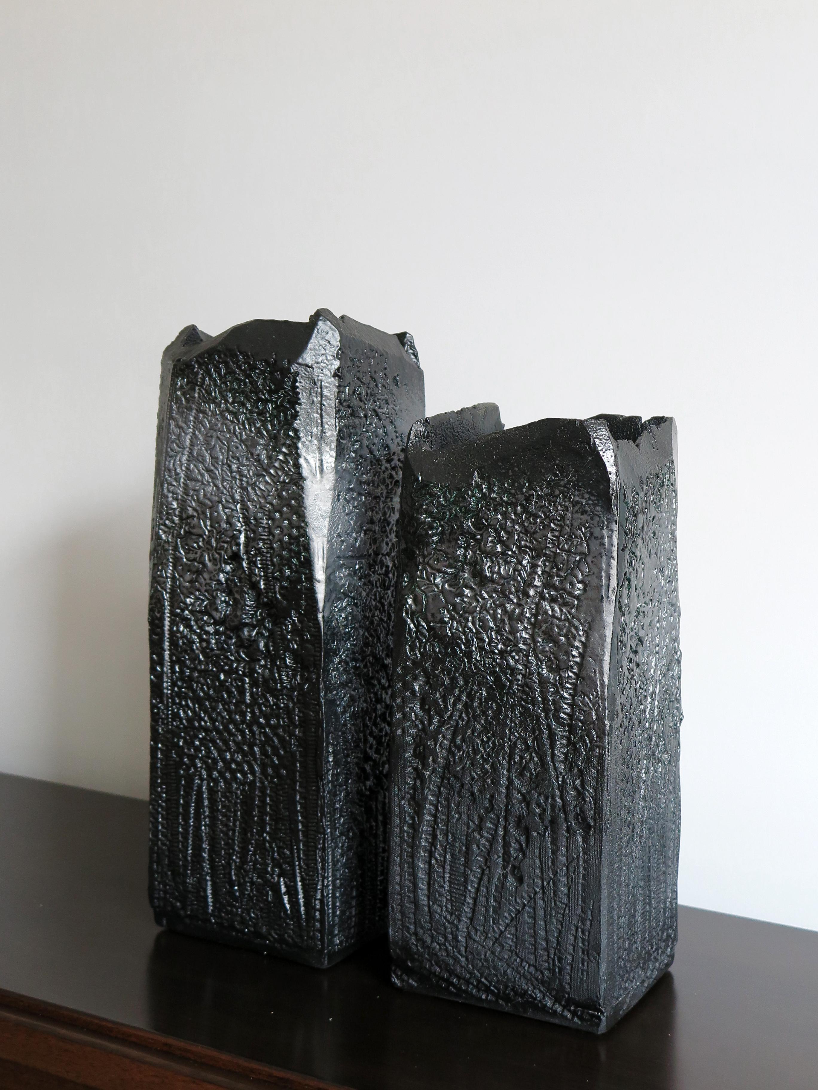 Peint Vases sculptures contemporains en céramique Design/One, Made in Italy en vente