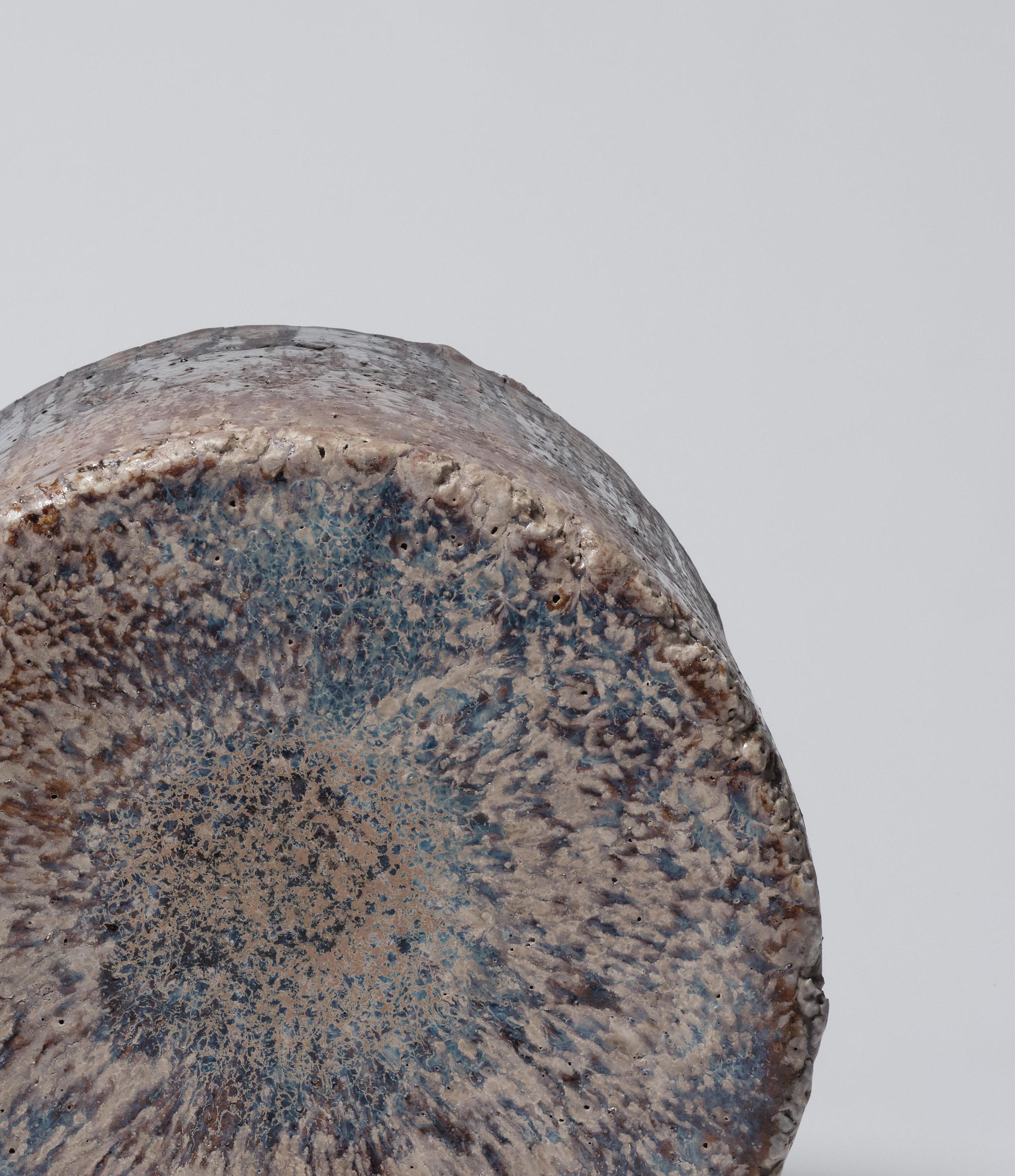 Contemporary Keramik Beistelltisch Säule Hocker regenbraun glasiert Steingut (21. Jahrhundert und zeitgenössisch) im Angebot