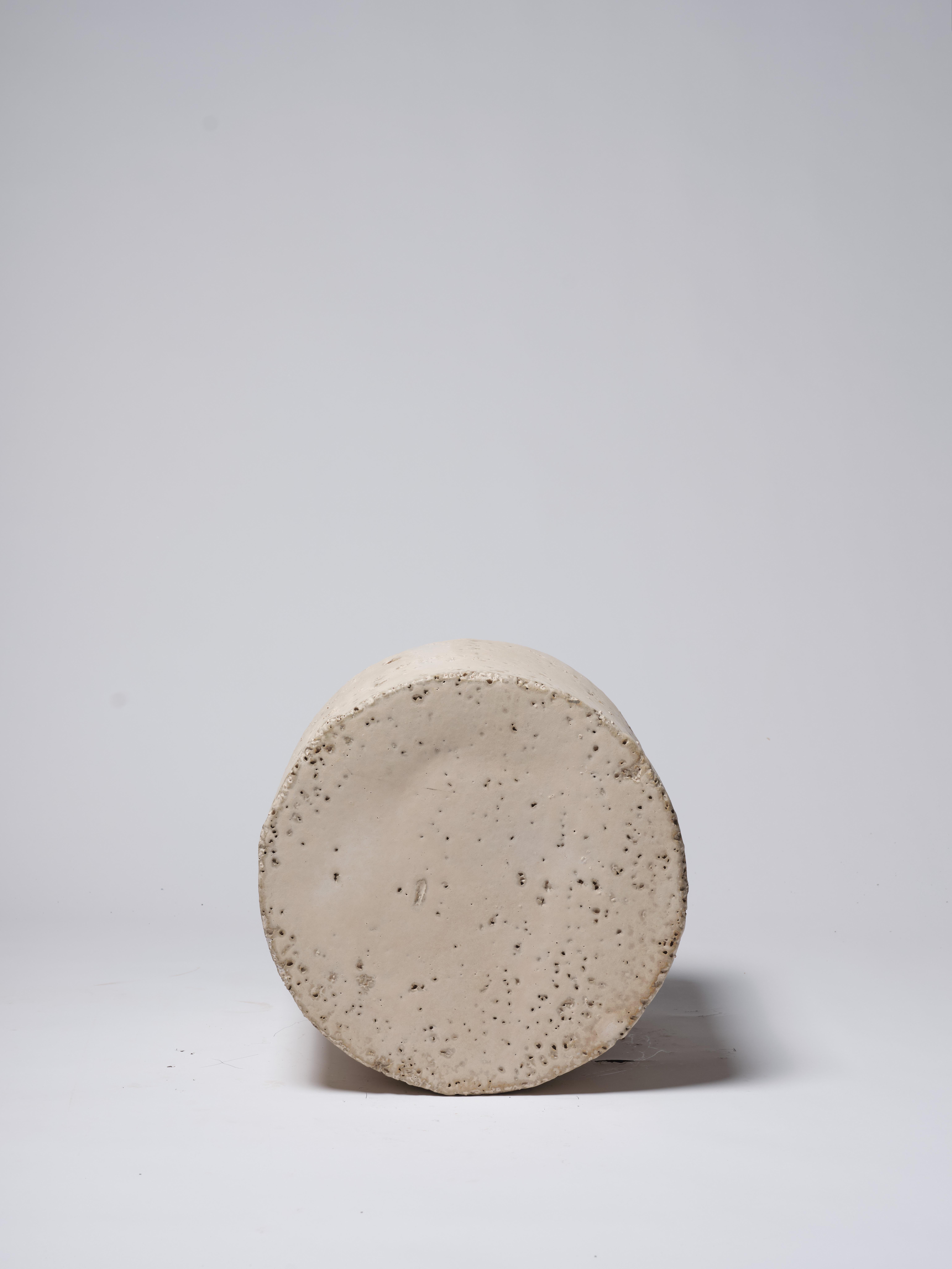 Spagnolo Sgabello da tavolo contemporaneo in ceramica 90,9 Ruthile e ossido di vanadio in vendita