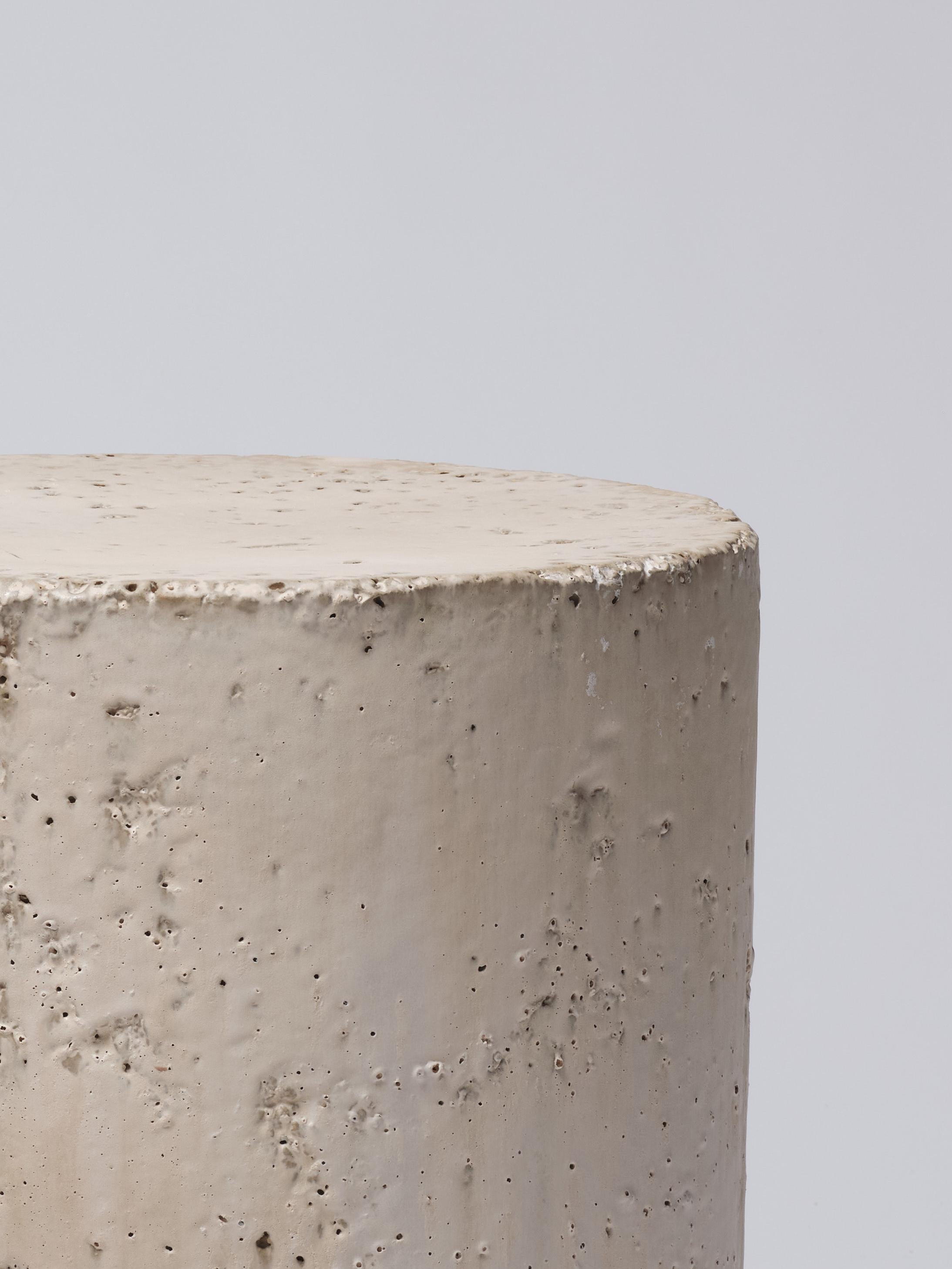 Sgabello da tavolo contemporaneo in ceramica 90,9 Ruthile e ossido di vanadio In condizioni Nuovo in vendita a Rubi, Catalunya