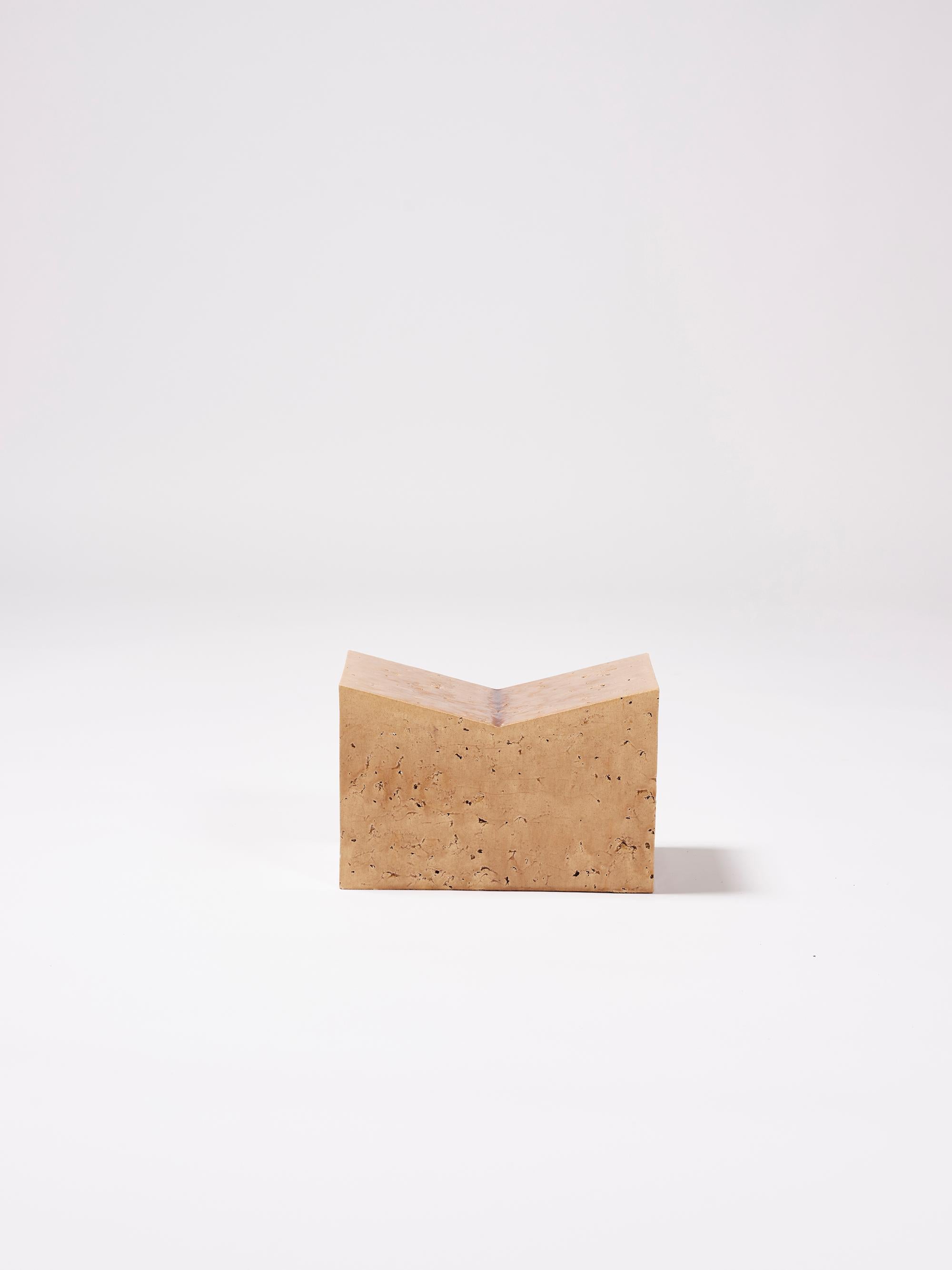 Smaltato Tavolo contemporaneo in ceramica leggio scrivania lettura terracotta smaltata Caramell in vendita