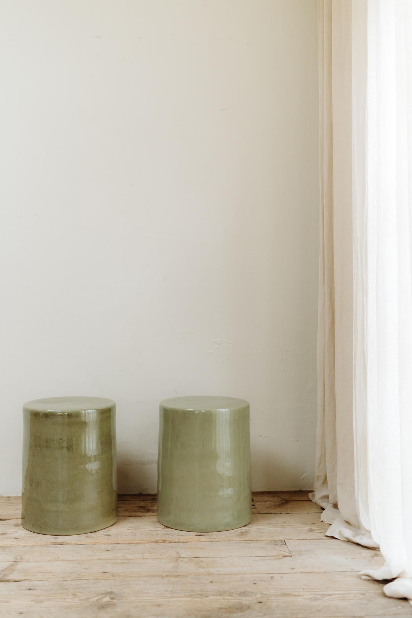 Contemporary Keramik-Tische/-Hocker im Angebot 4