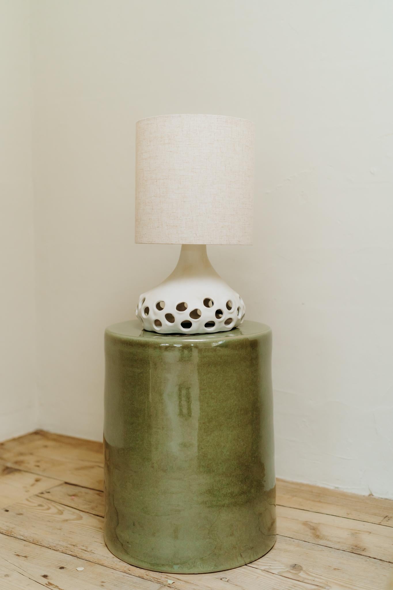 Contemporary Keramik-Tische/-Hocker im Angebot 12