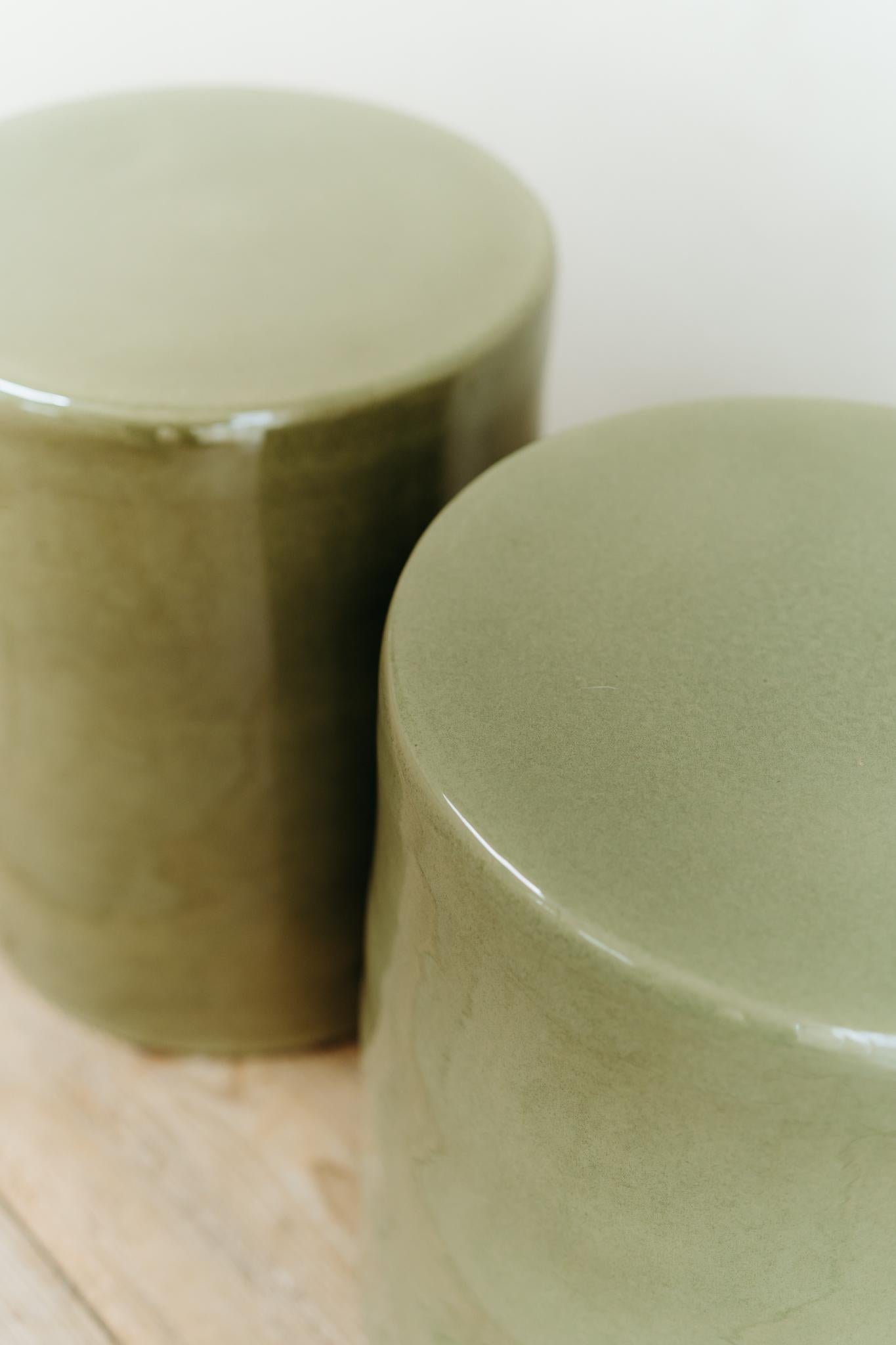 Contemporary Keramik-Tische/-Hocker im Angebot 1