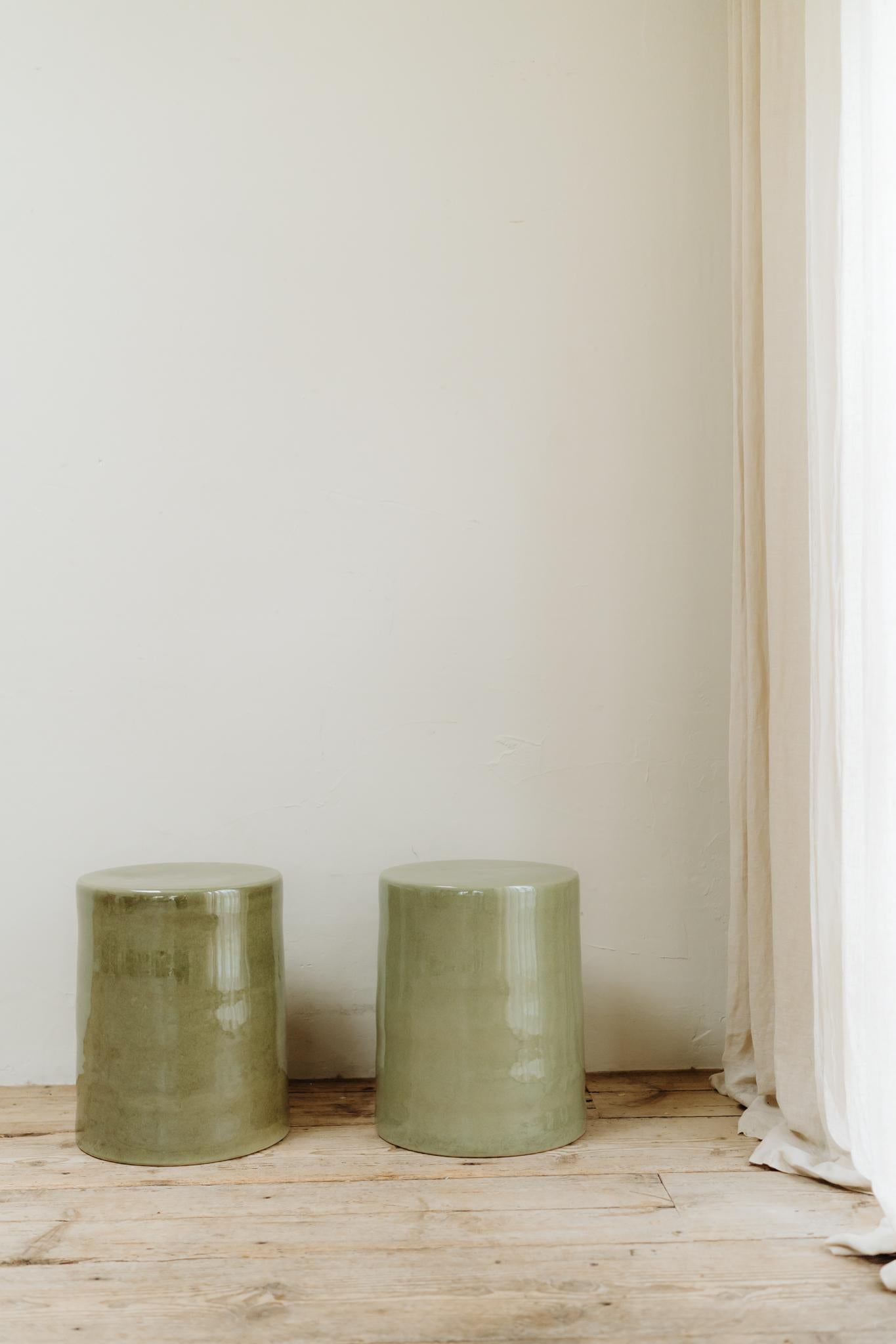 Contemporary Keramik-Tische/-Hocker im Angebot 2