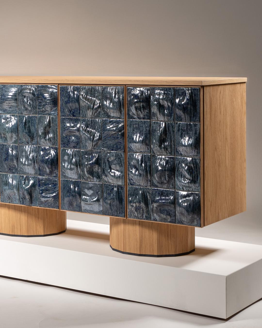 Aparador/armario contemporáneo de azulejos de cerámica de Rem Atelier, Países Bajos en Nuevo estado para la venta en London, GB