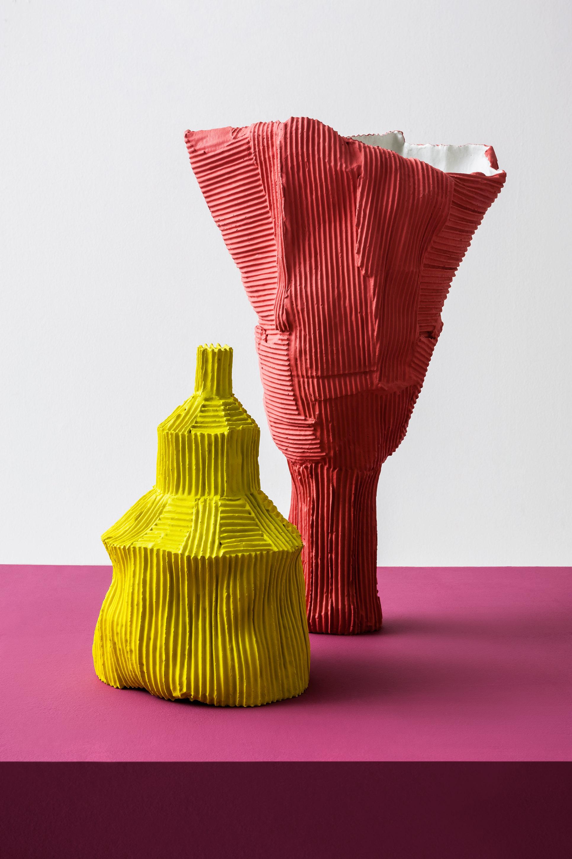 Italian Contemporary Ceramic Tulipano Corteccia Texture Coral Vase For Sale