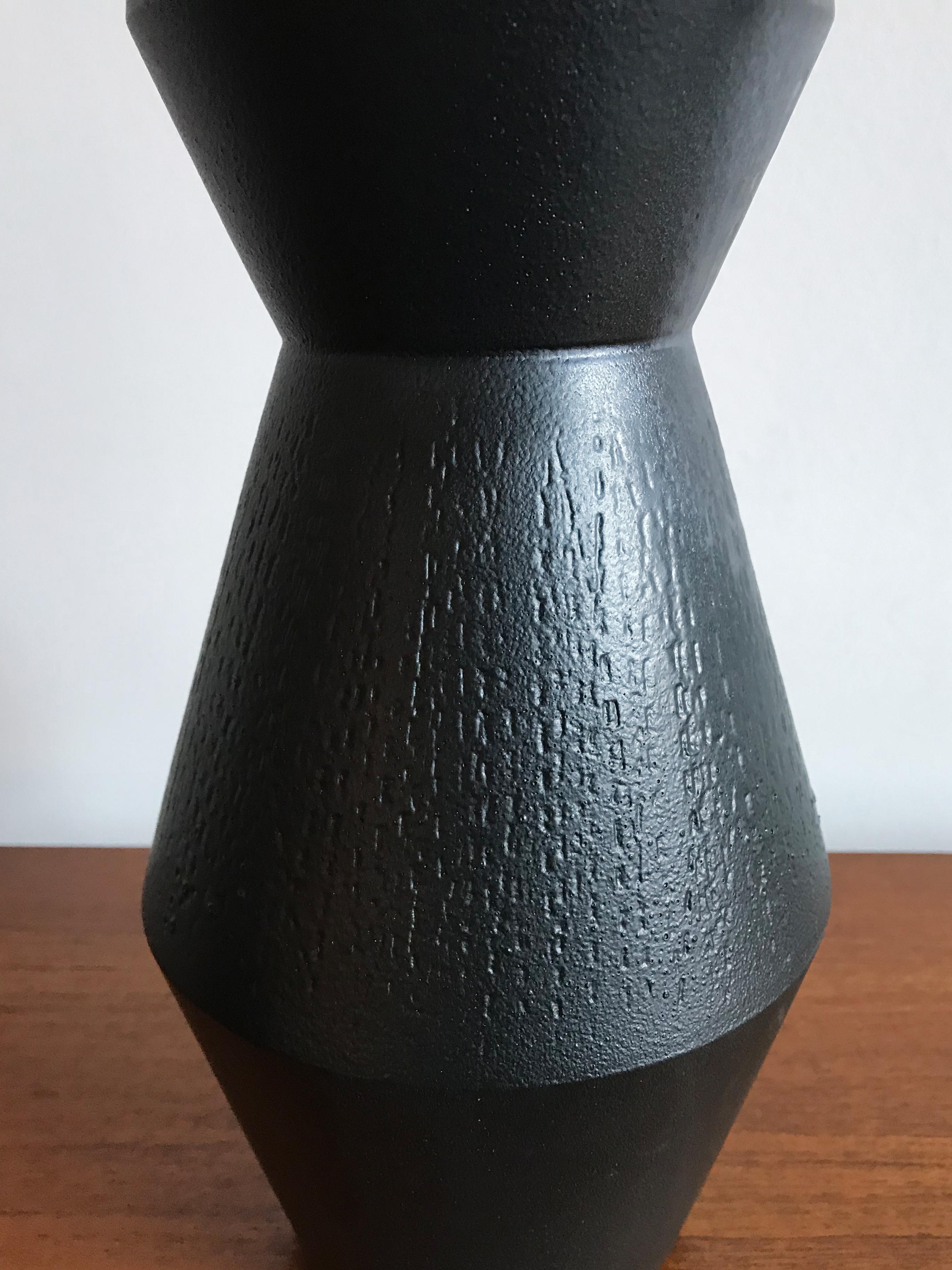 Contemporary Ceramic Vase Designed by Capperidicasa, Made in Italy In New Condition In Reggio Emilia, IT