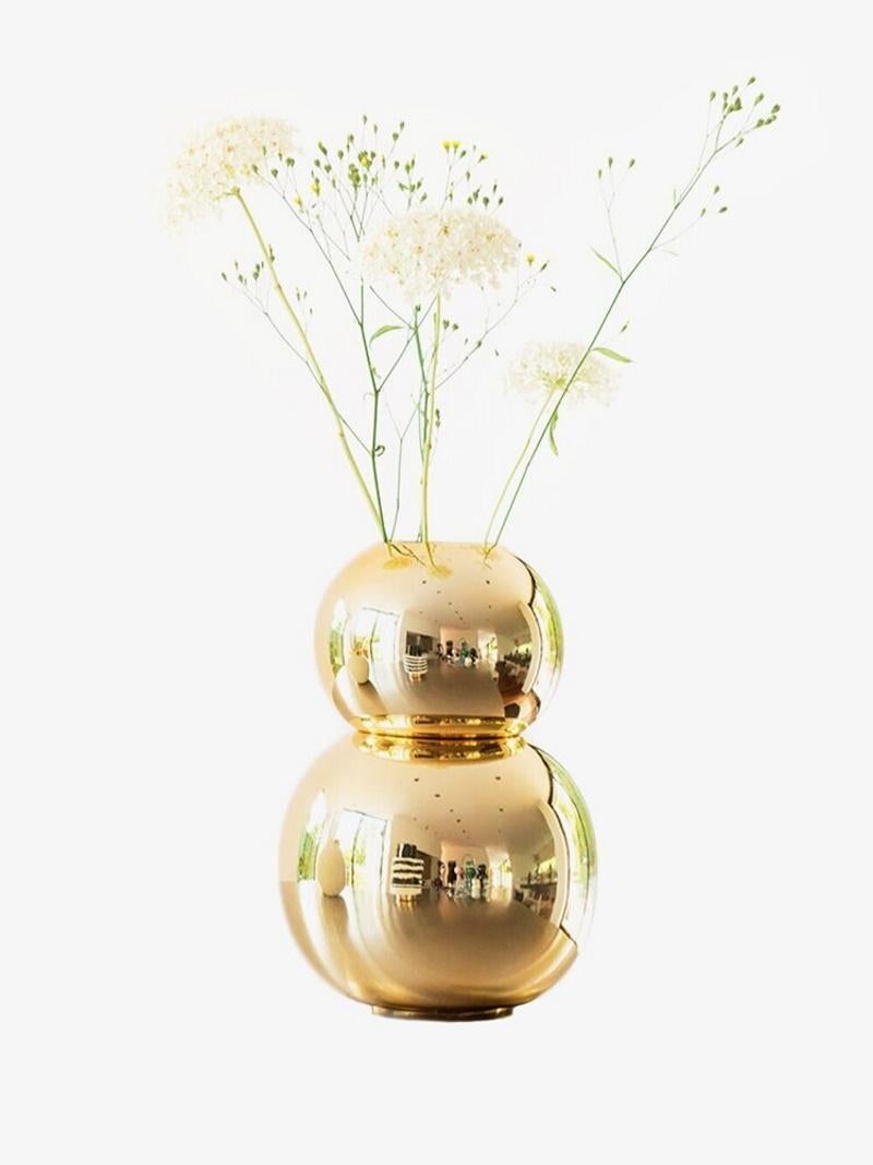 Contemporary ceramic vase, modern design, luxury realization quality, different colors proposed, manufacturing time +/- 3 weeks
Measures: H 26 cm, D 20 cm.
 