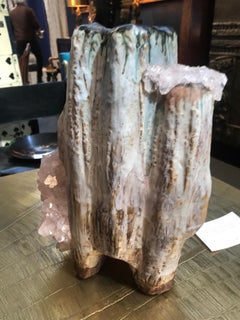 Vase en céramique contemporain avec cristaux de sel roses par Lukas Wegwerth