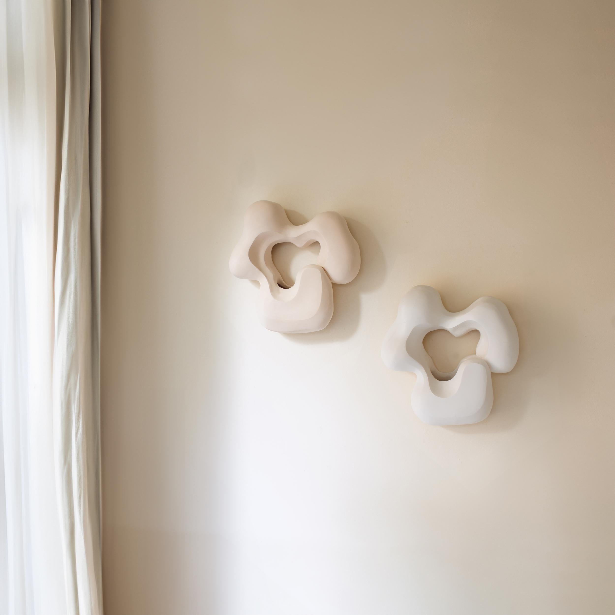 Lámpara de pared de cerámica contemporánea hecha a mano 