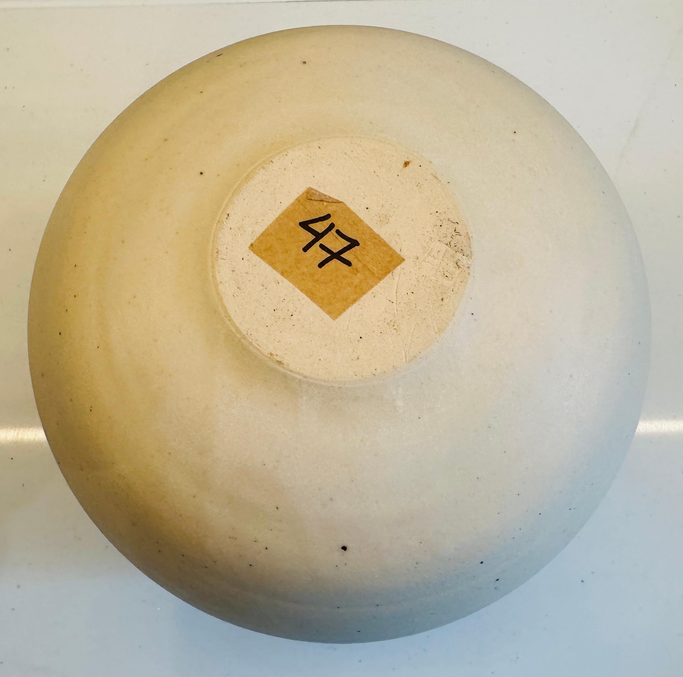 Vaso contemporaneo in ceramica con bordo smaltato bianco di FD21 Clay in vendita 4