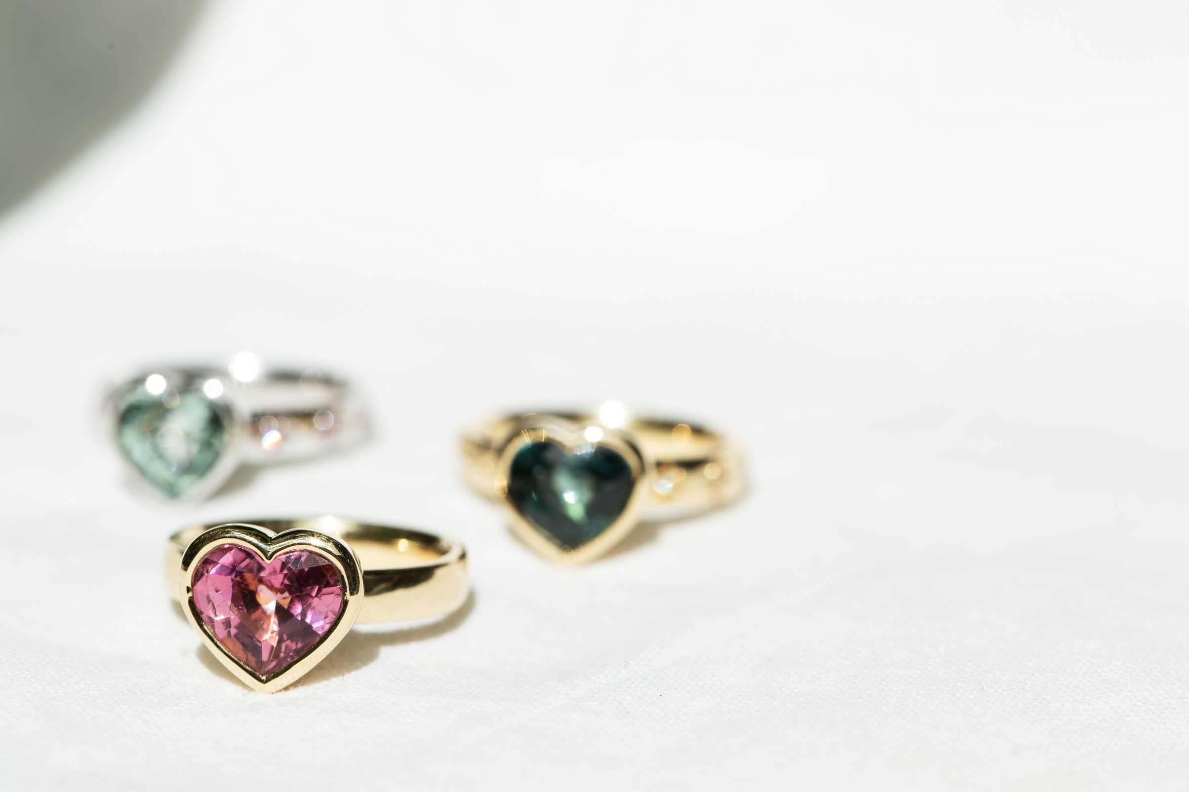 Contemporary Cerys 2.97 Carat Pink Tourmaline Heart Ring 18 Carat Gold 3