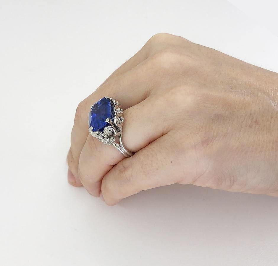 Mixed Cut Contemporary Ceylon Sapphire Diamond Ring 14.67 Carat For Sale