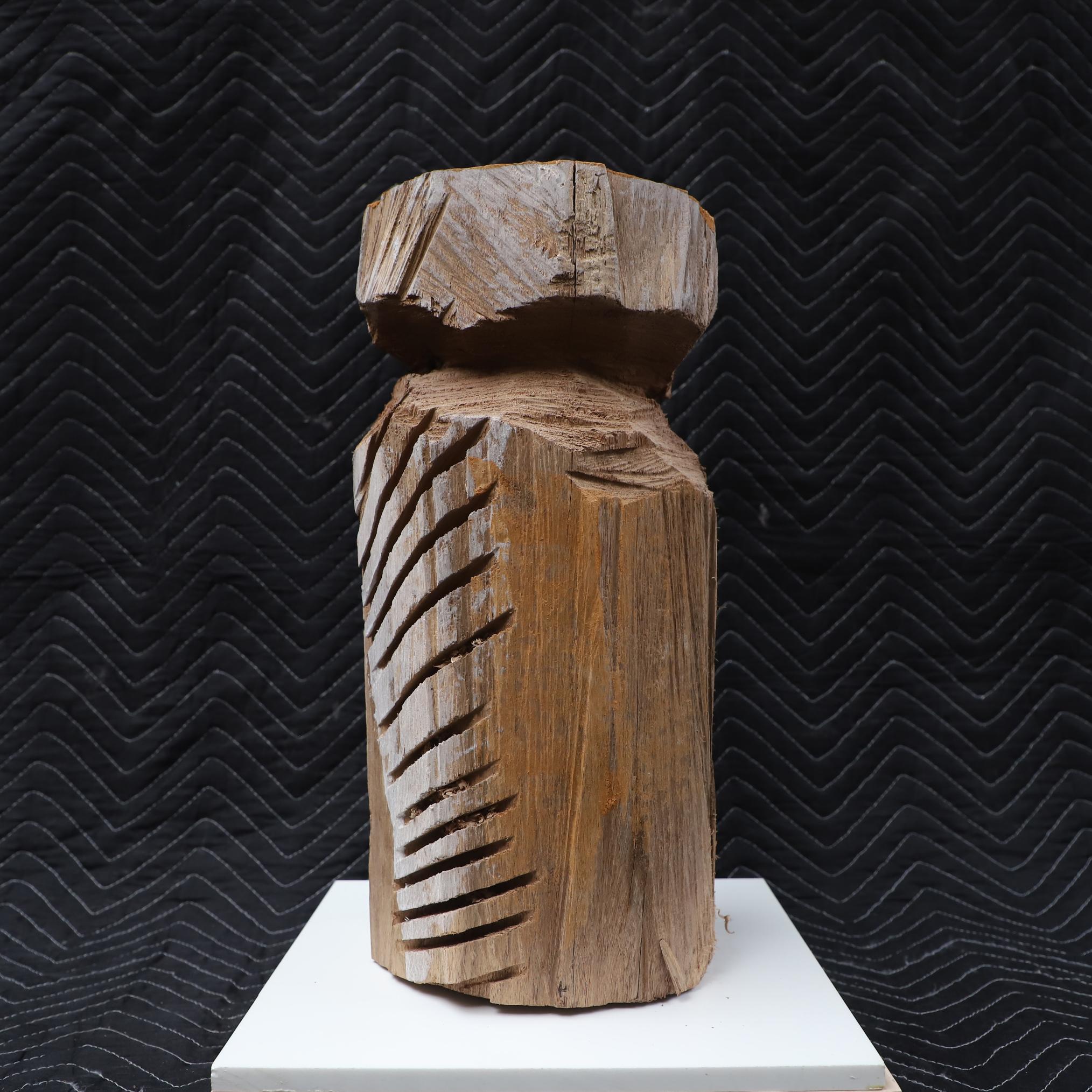 Escultura contemporánea de madera tallada con motosierra 008 by Studio Melrose Estadounidense en venta