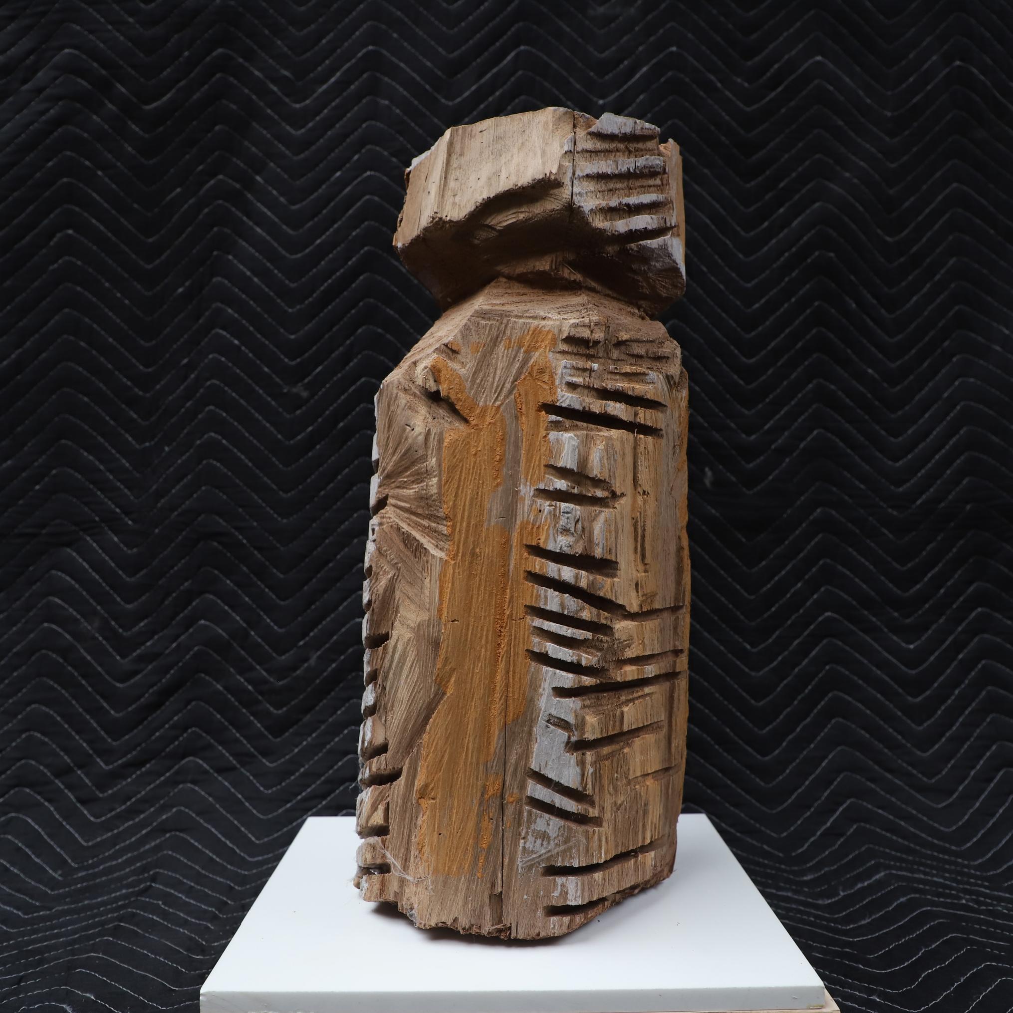 Escultura contemporánea de madera tallada Motosierras 005 by Studio Melrose Estadounidense en venta