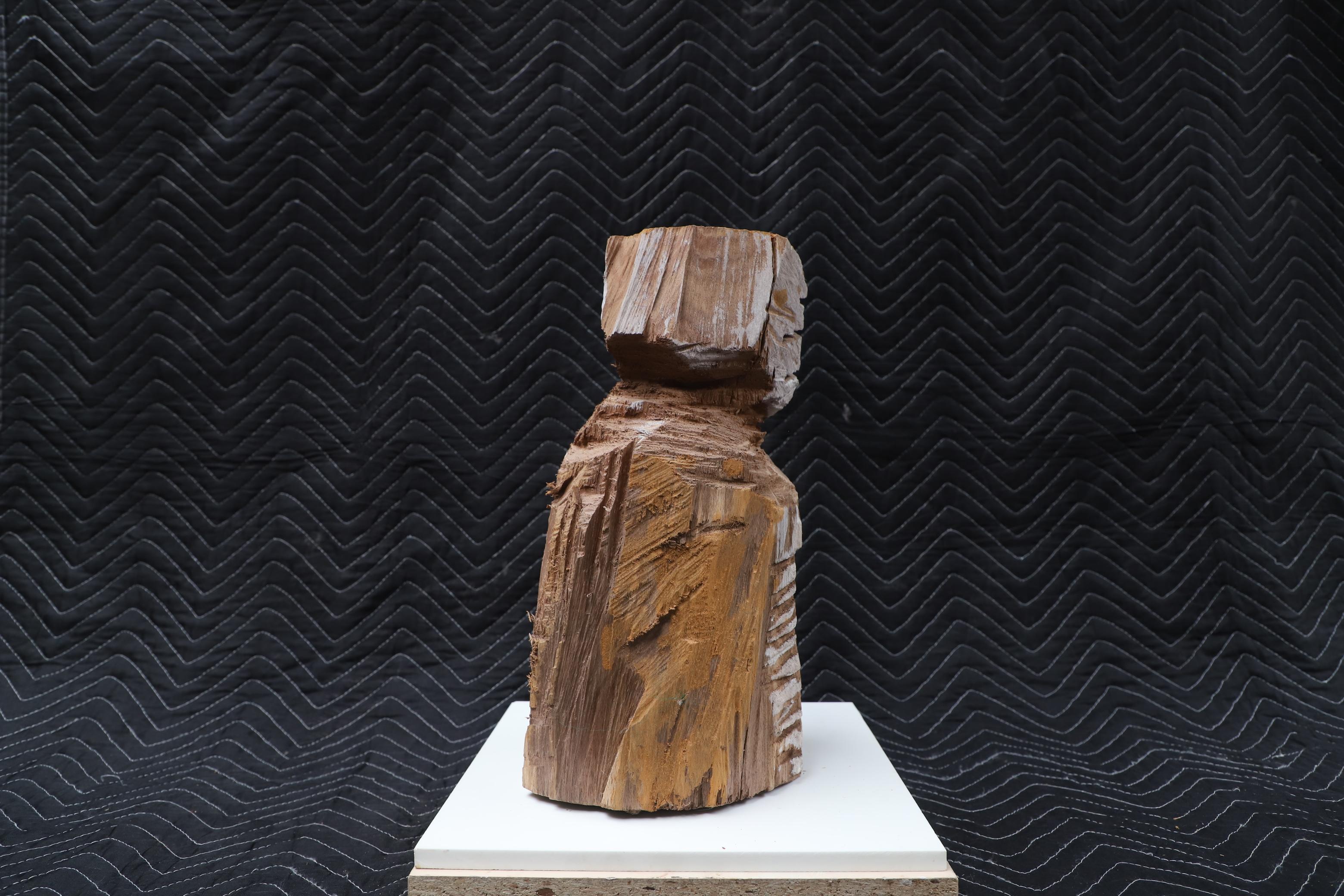 Escultura contemporánea de madera tallada con motosierra 006 by Studio Melrose Siglo XXI y contemporáneo en venta