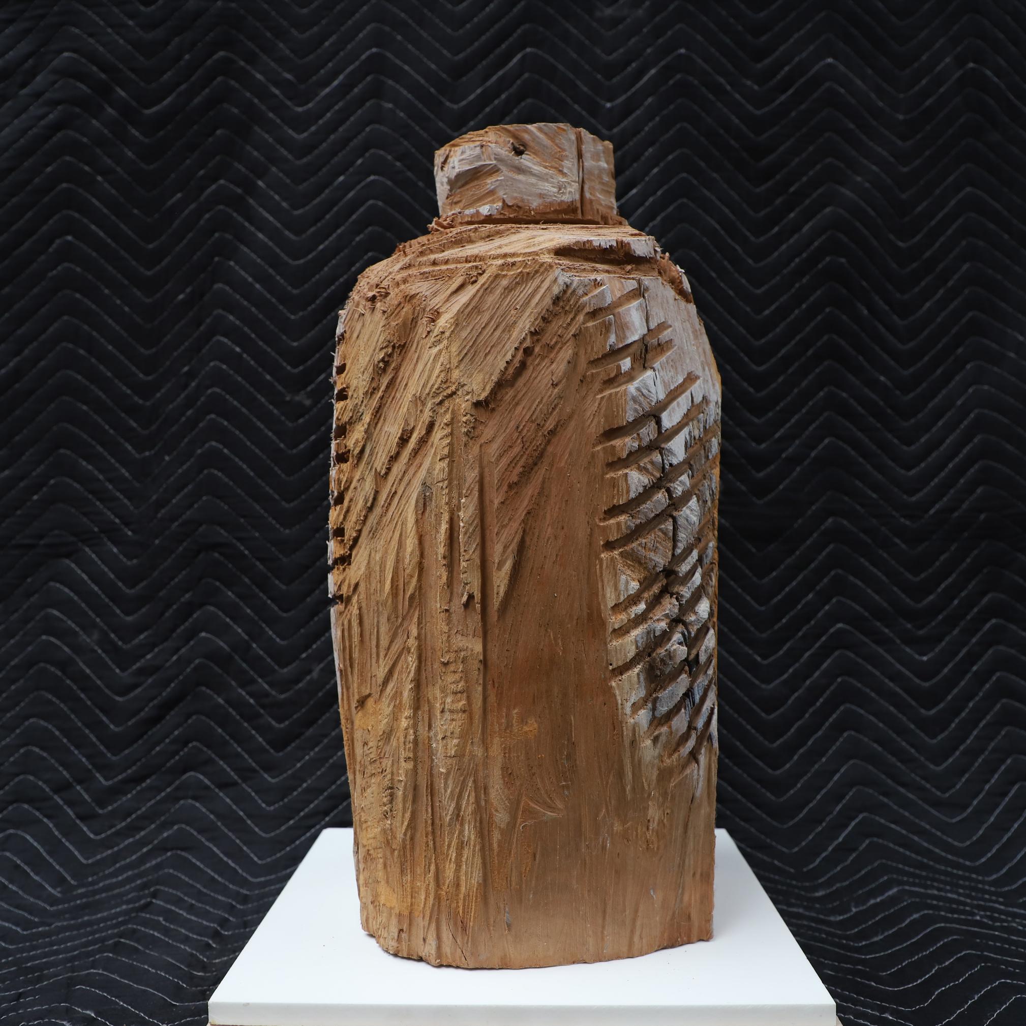 Escultura contemporánea de madera tallada Motosierras 009 by Studio Melrose Moderno orgánico en venta