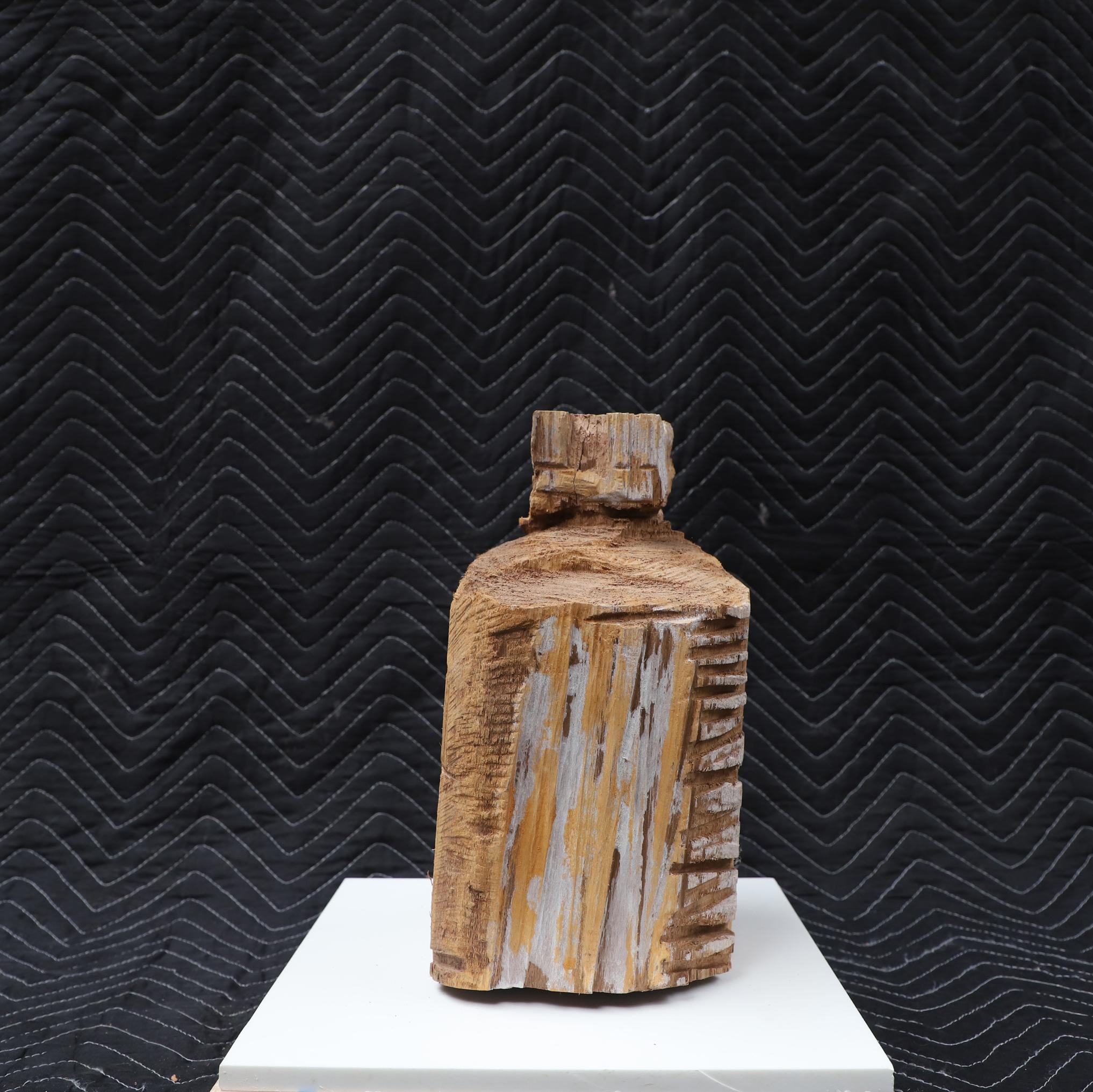 Contemporary Kettensäge geschnitzt Holzskulptur 011 von Studio Melrose (Organische Moderne) im Angebot
