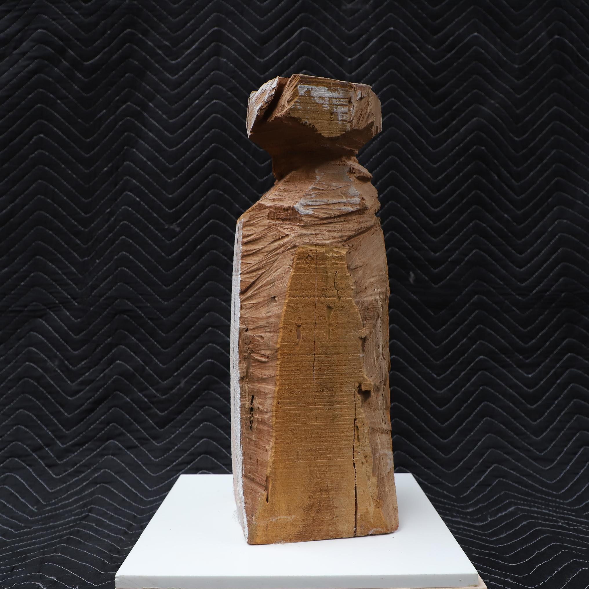 Escultura contemporánea de madera tallada con motosierra 012 by Studio Melrose Tallado en venta