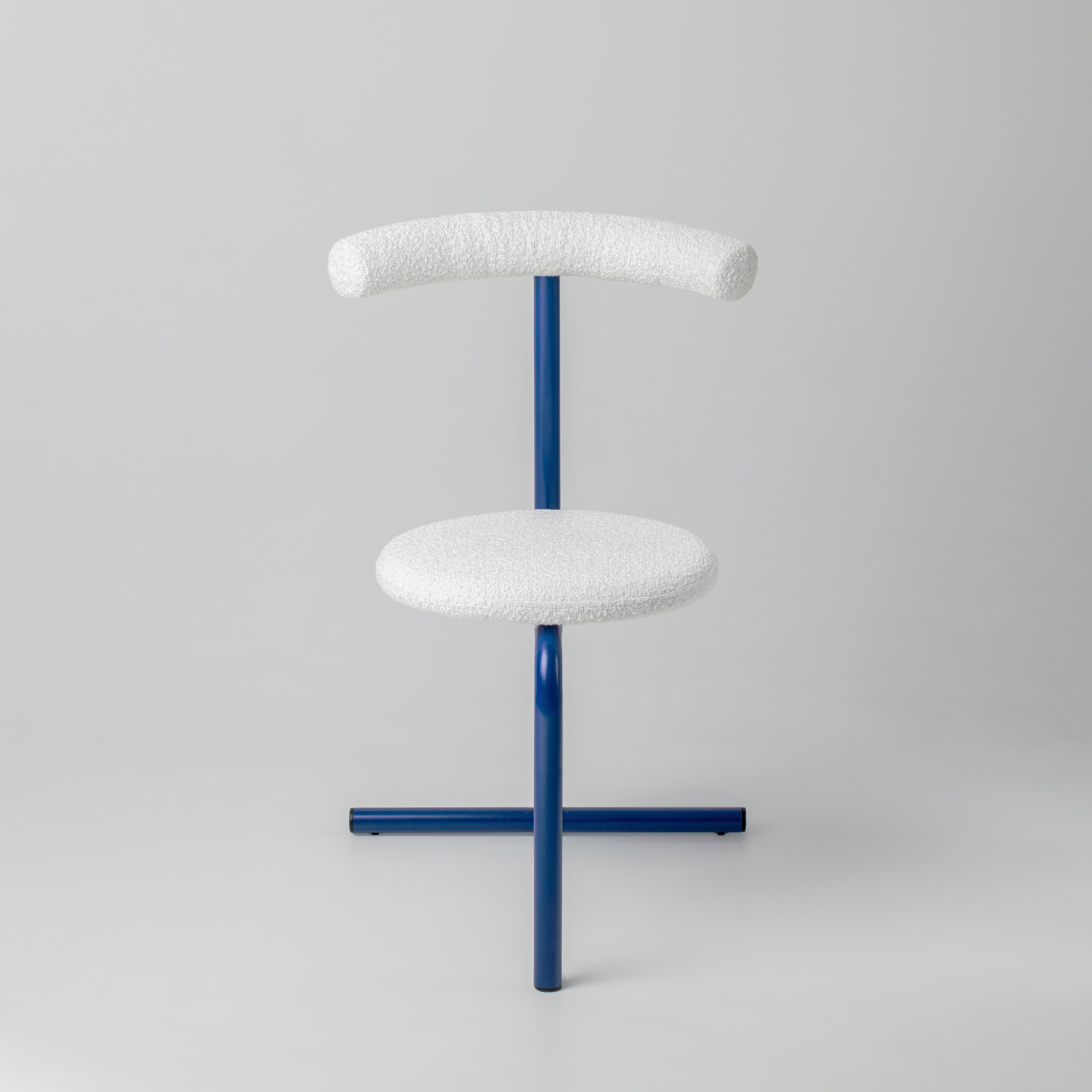 Silla contemporánea 'Eater Tapizada' by Oitoproducts

Presentamos el Asiento de Acero Eater con tapicería, una innovadora creación de Ivan Voitovych que desafía el diseño convencional de muebles. Tras una amplia experimentación con dimensiones,