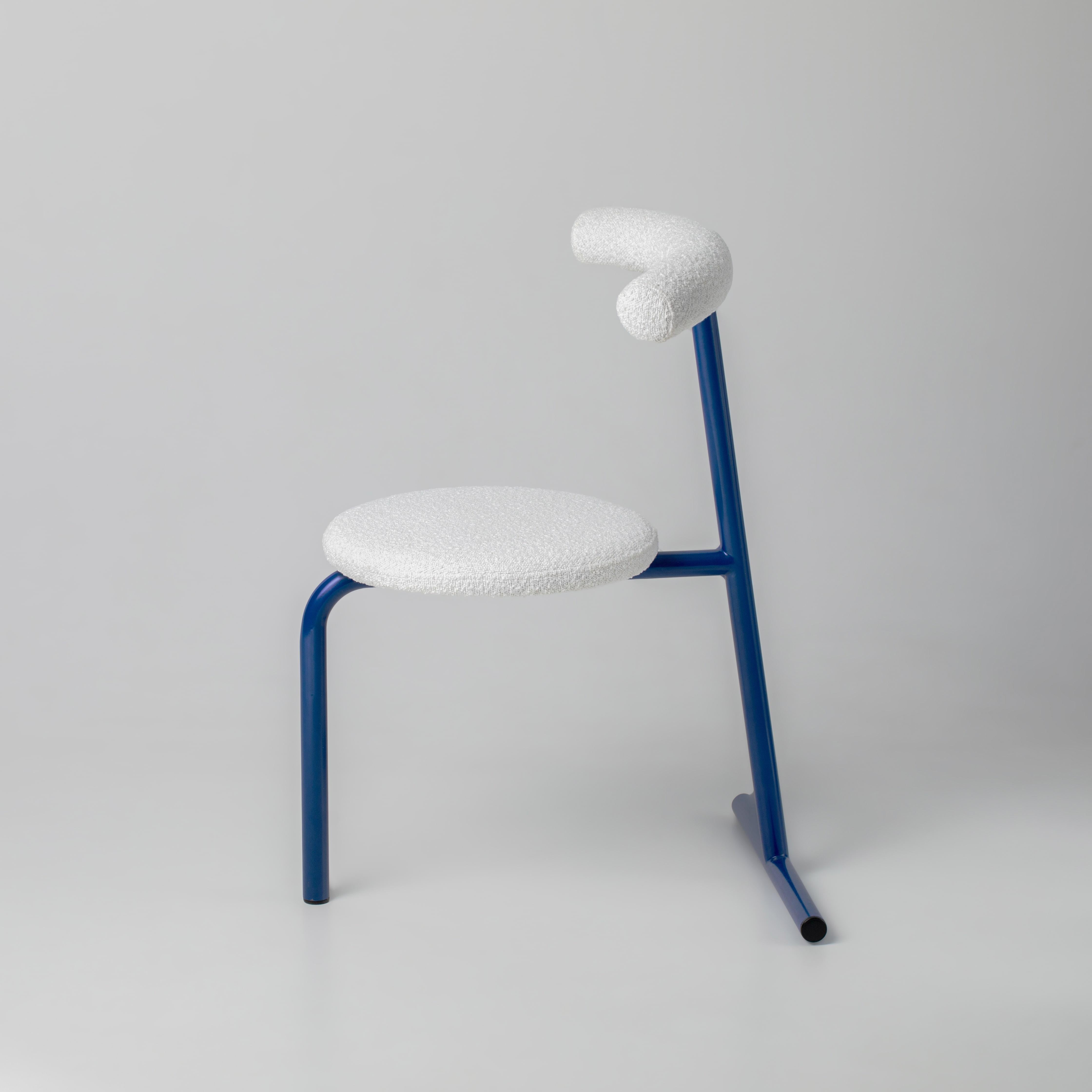 Silla contemporánea 'Eater Tapizada' by Oitoproducts Moderno orgánico en venta