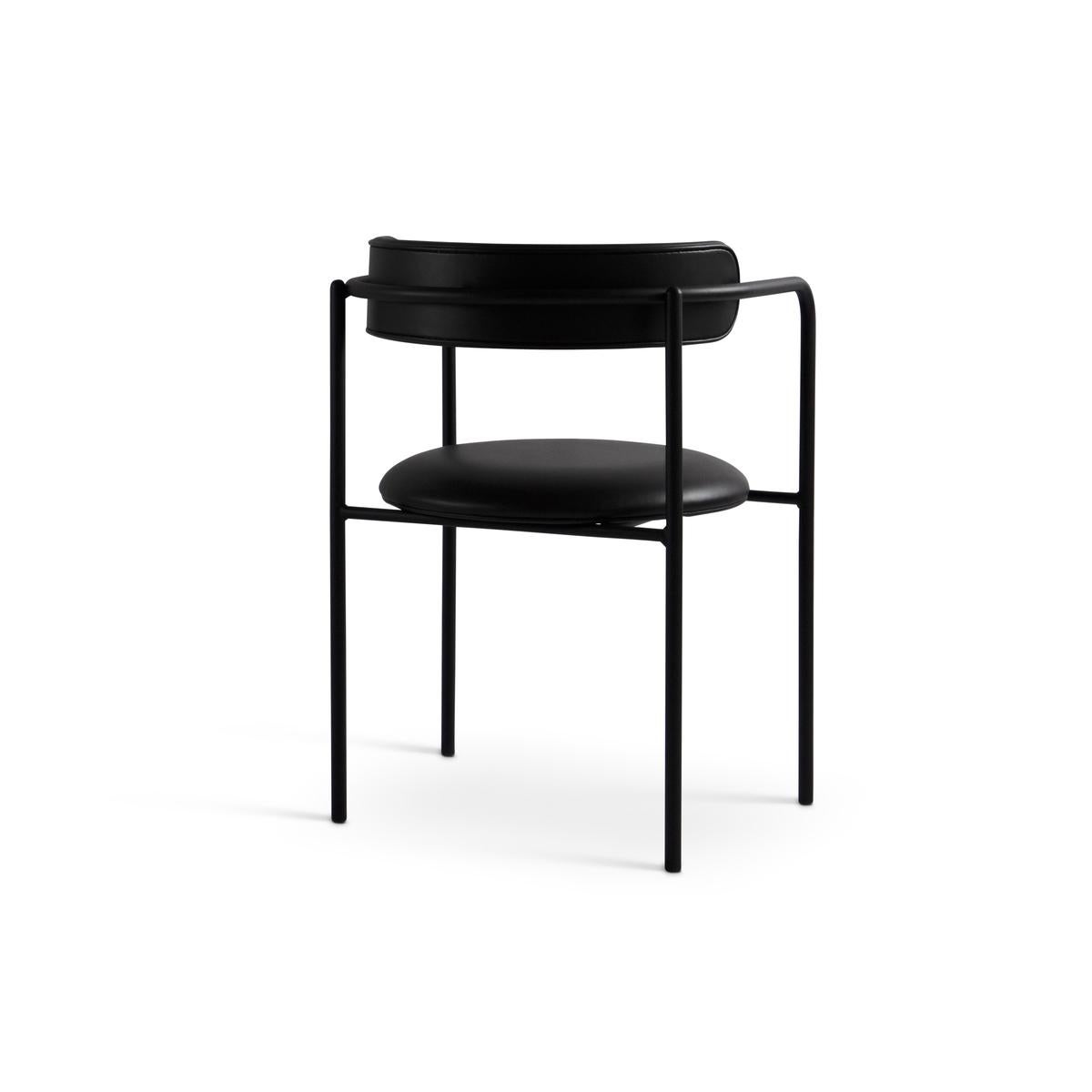 FF 4-legs, chair 
Design: Friends & Founders

Upholstery available in a wide range of fabrics and leathers
Model shown (fabric): Nevotex, Dakar 0842

Legs: 
4 legs or cantilever
Black steel or chrome

Back:
Rounded or cubic


Price may vary