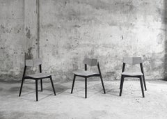 Silla Contemporánea "H" de Hormigón y Aluminio