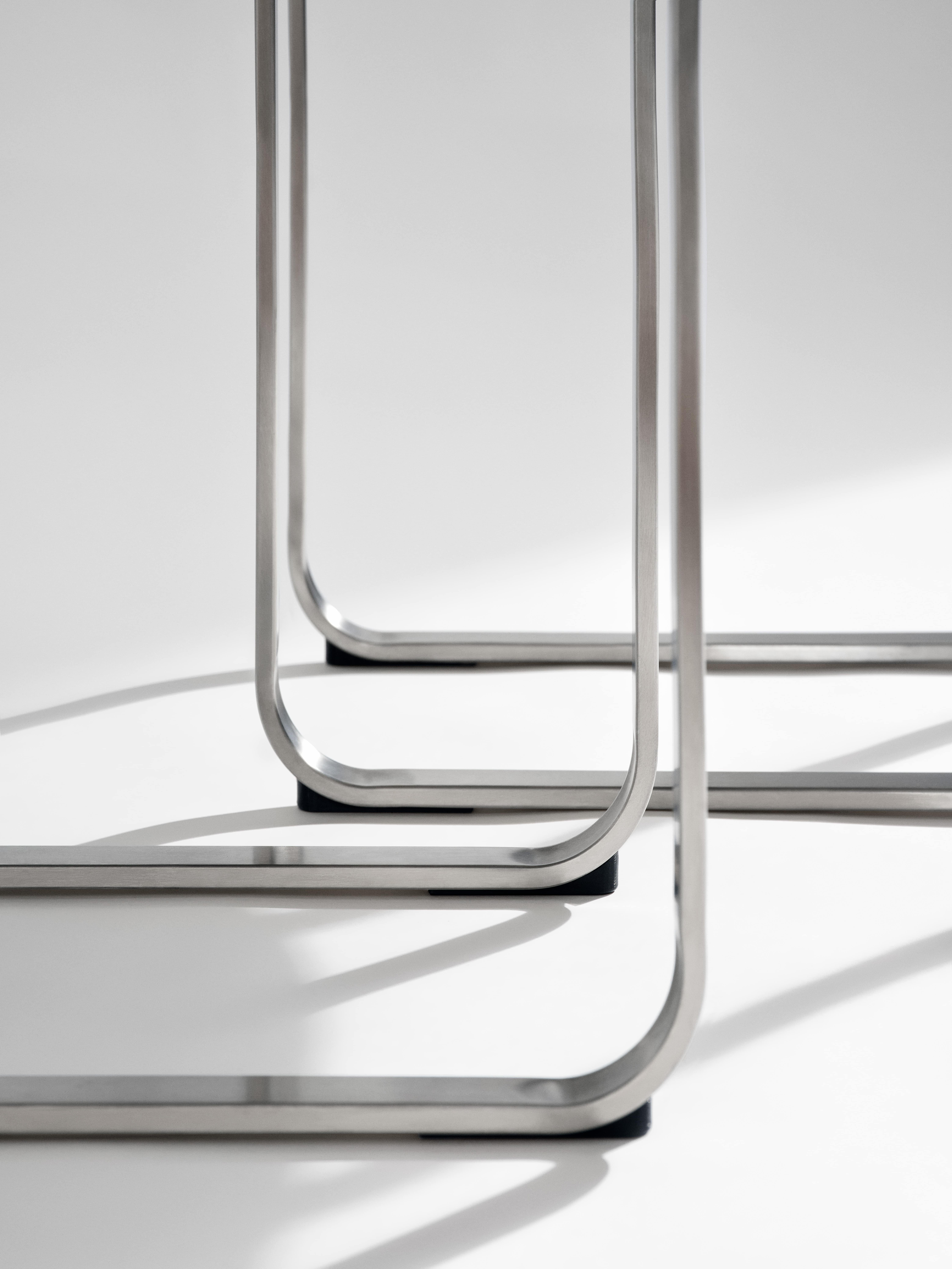 Silla contemporánea 'Hippo Steel' de Norr11, Mumble-026 en venta 1