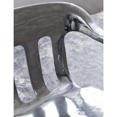 "Monobloco" Chaise sculpturale contemporaine en fonte d'aluminium par Estudio Orth