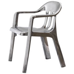 "Monobloco" Chaise sculpturale contemporaine en fonte d'aluminium par Estudio Orth