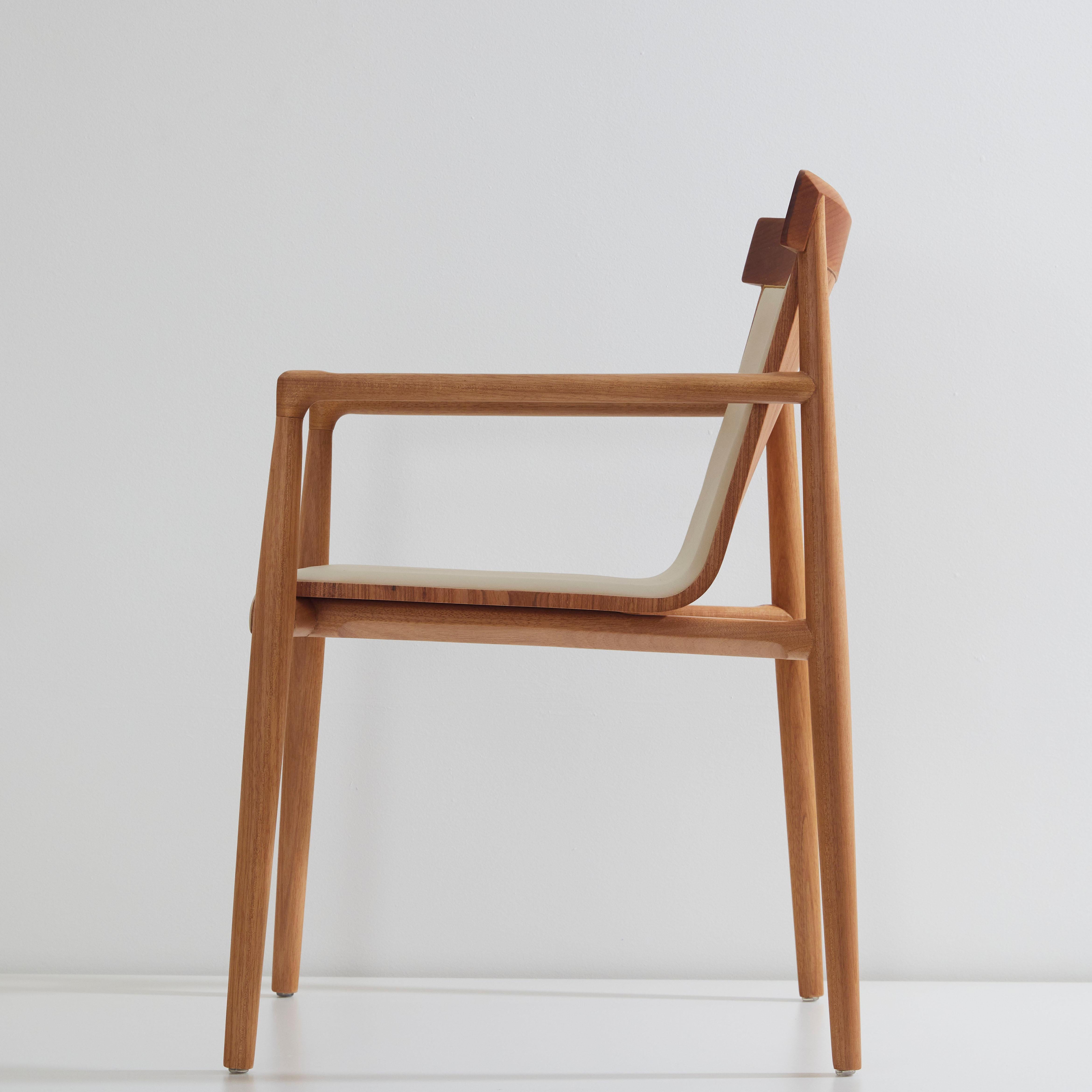 Contemporary Chair in Solid Wood, Upholstered in Leather or Textiles with Arms In New Condition For Sale In Vila Cordeiro, São Paulo