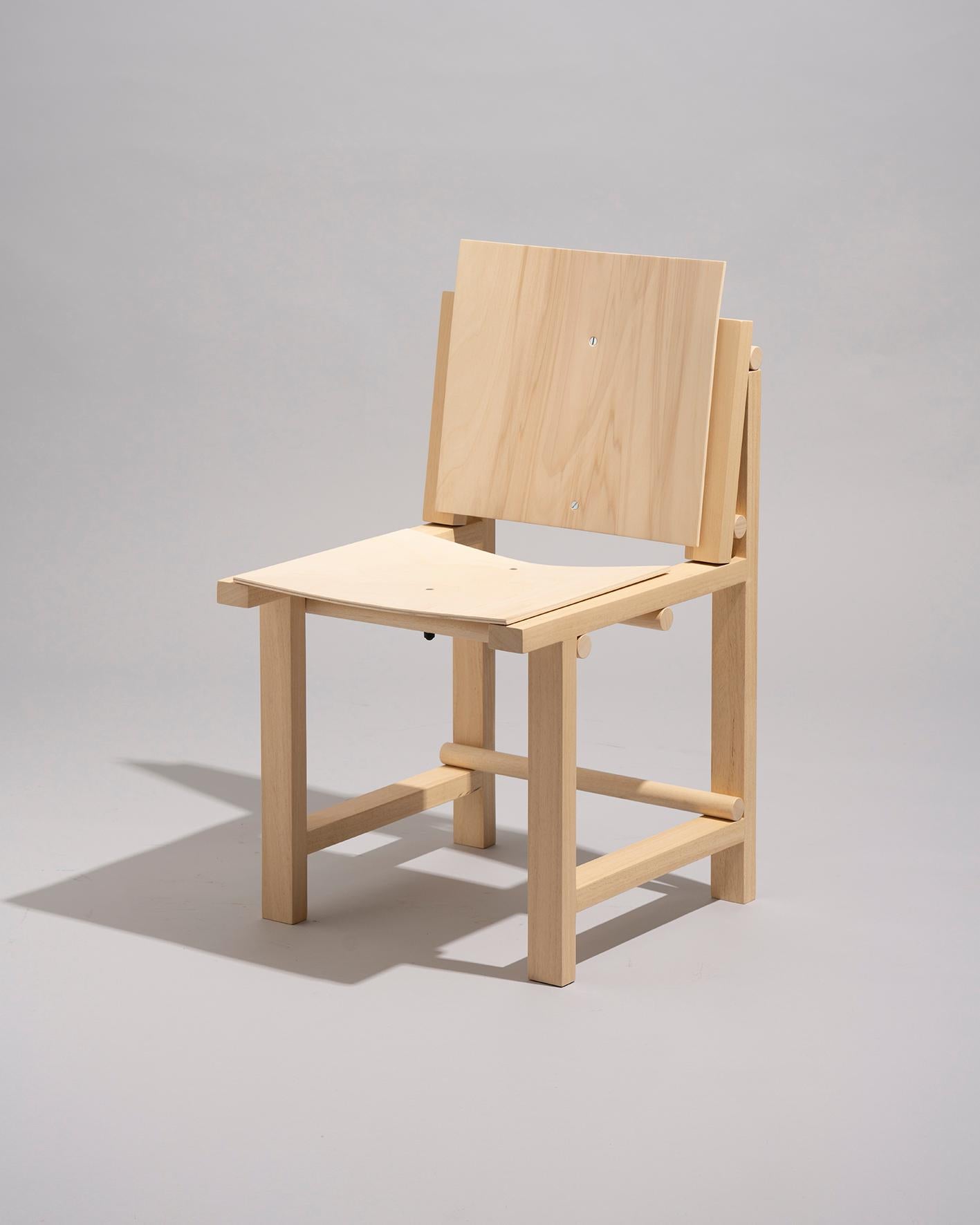 Moderner moderner zeitgenössischer Stuhl aus Sperrholz und massivem Kobalt von Marc Morro (Lackiert) im Angebot