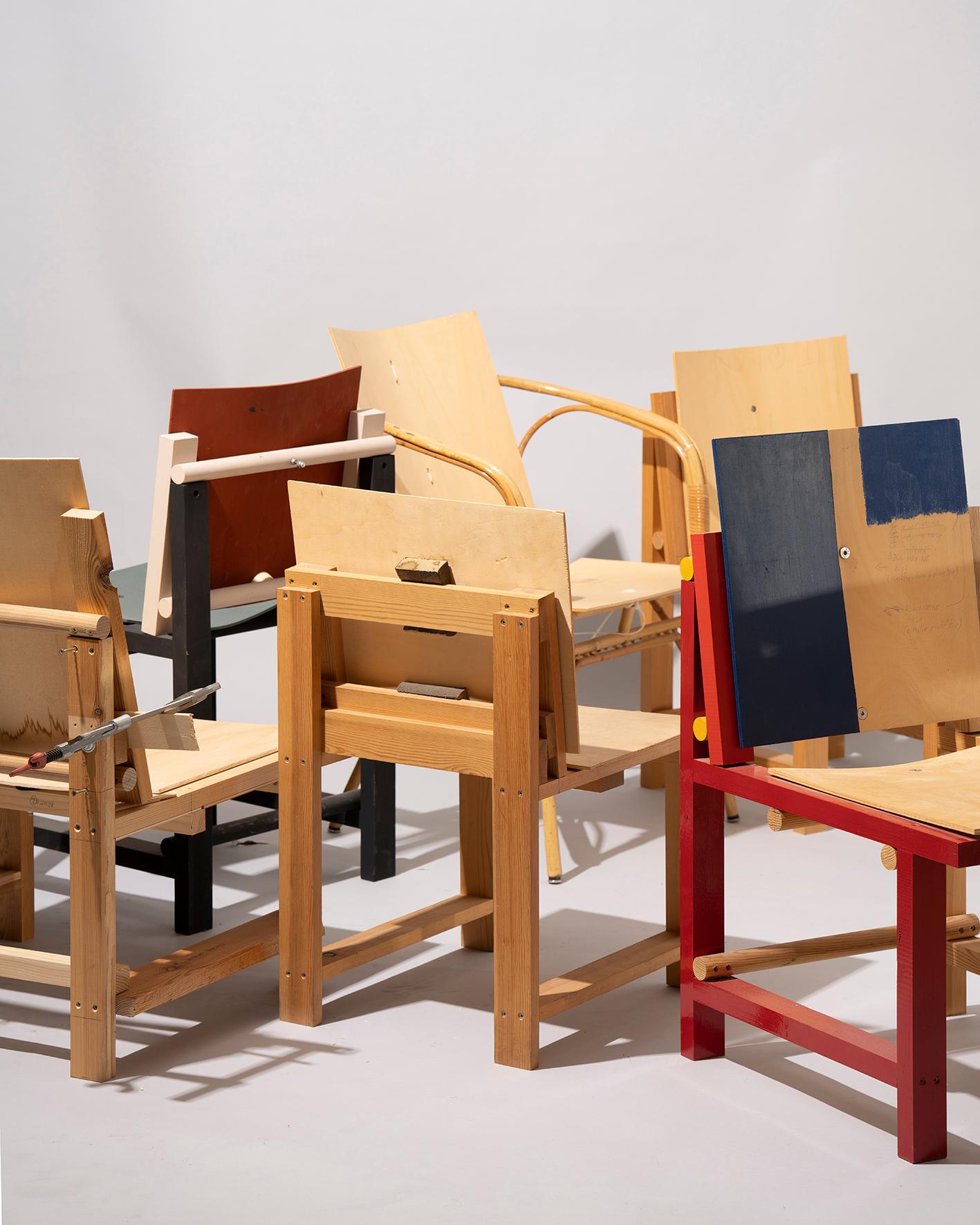 Moderner moderner zeitgenössischer Stuhl aus Sperrholz und massivem Kobalt von Marc Morro (21. Jahrhundert und zeitgenössisch) im Angebot