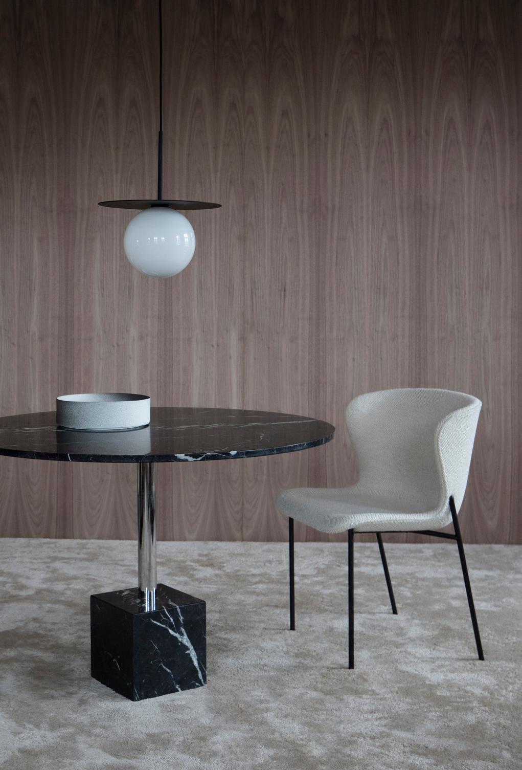 Sedia Contemporary 'Pipe' Struttura nera, tessuto A Joy in vendita 5