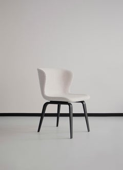 Chaise contemporaine 'Pipe Wood' Bois fumé, Loop Bouclé, Crème