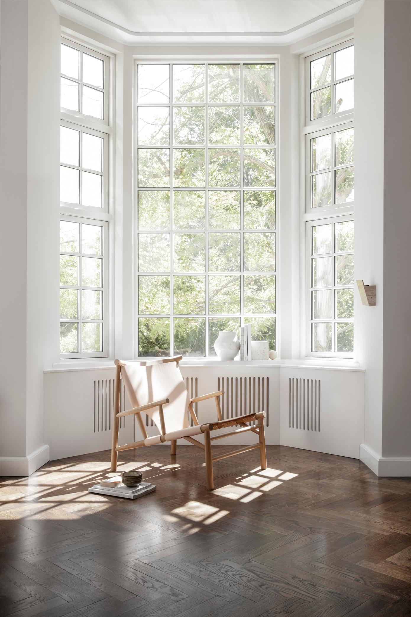 Silla contemporánea 'Samurai' de Norr11, ahumado oscuro y naturaleza en venta 6