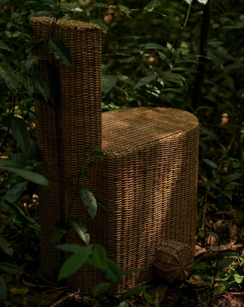 Manufactured by Fango.
Colombia, 2023
Yaré fiber and metal structure.

Measurements
46 x 56 x 90h cm
18,1 x 22 x 35,4h in

Provenance
Fango Studio, Medellín, Colombia.

Exhibitions
Casavells 2023.

Concept
The Ibuju collection