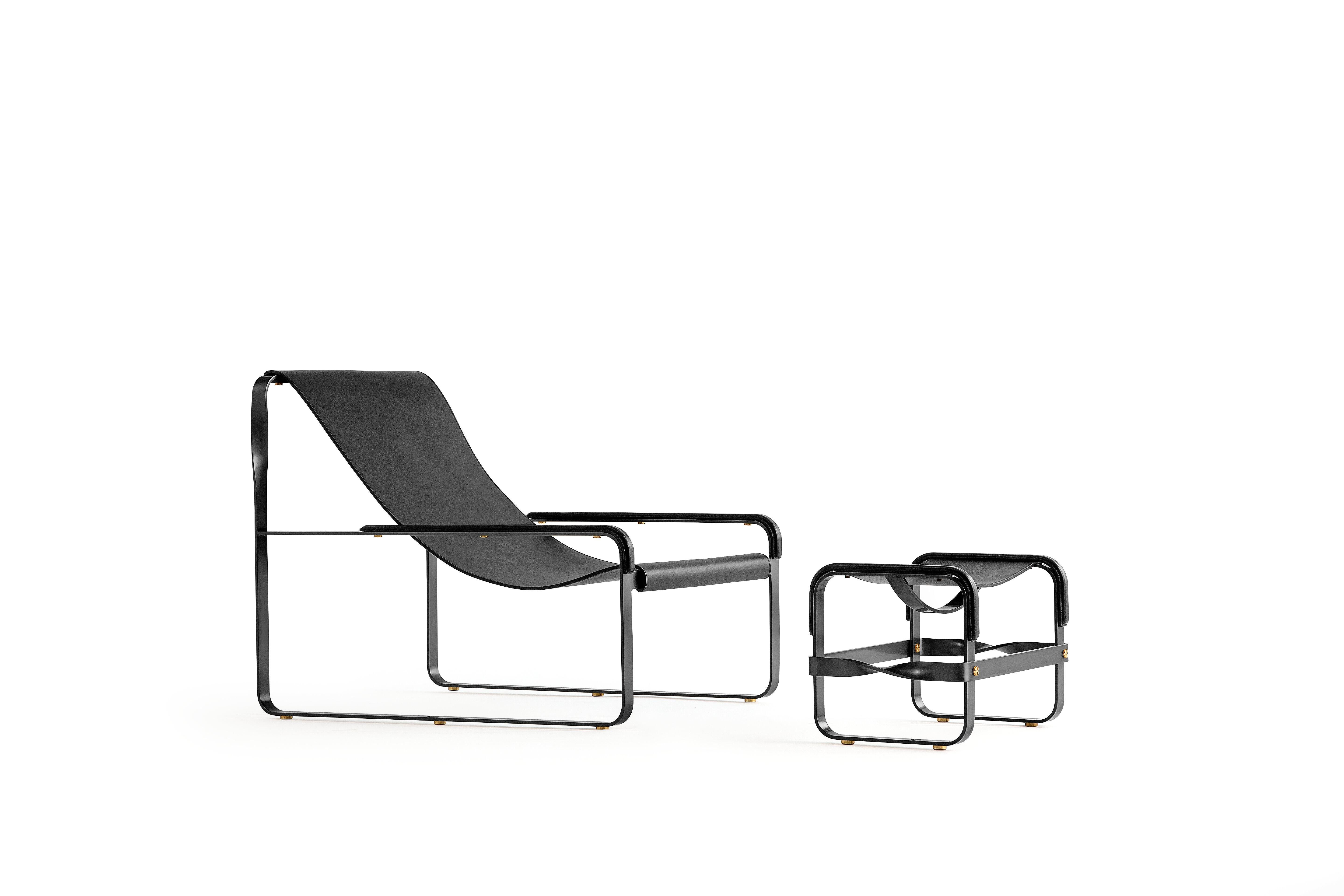 Modern Classic Minimal Contemporary Chaise Lounge Black Smoke Metal & Black Leather For Sale