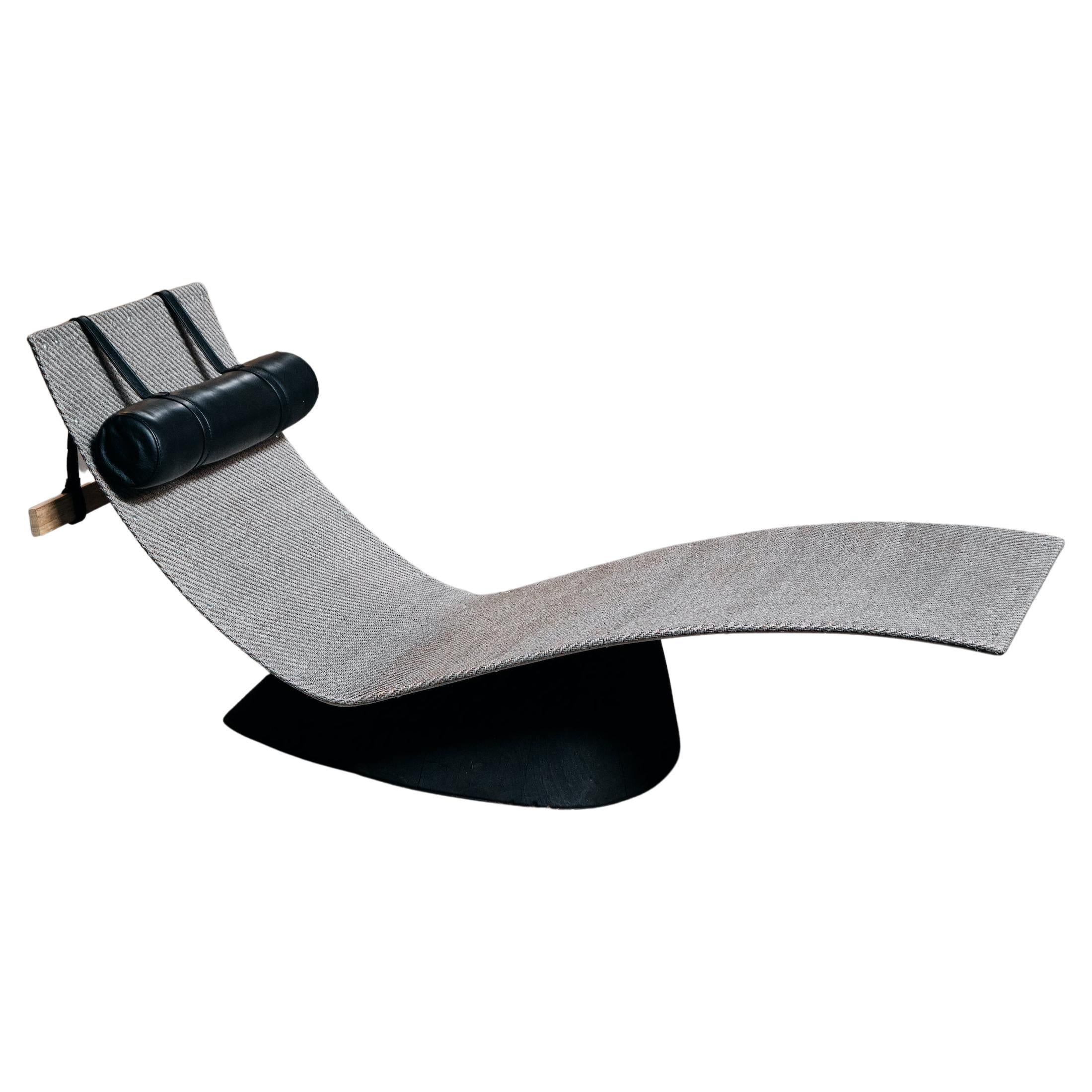 Chaise longue contemporaine « Cherlon » de Carmworks, tissu en cuivre 
