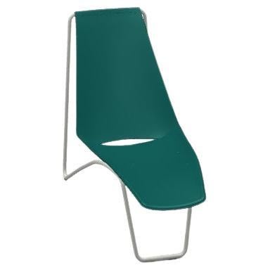 Chaise longue contemporaine sur piètement traîneau proposée en cuir Abîmé - En vente à NEW YORK, NY