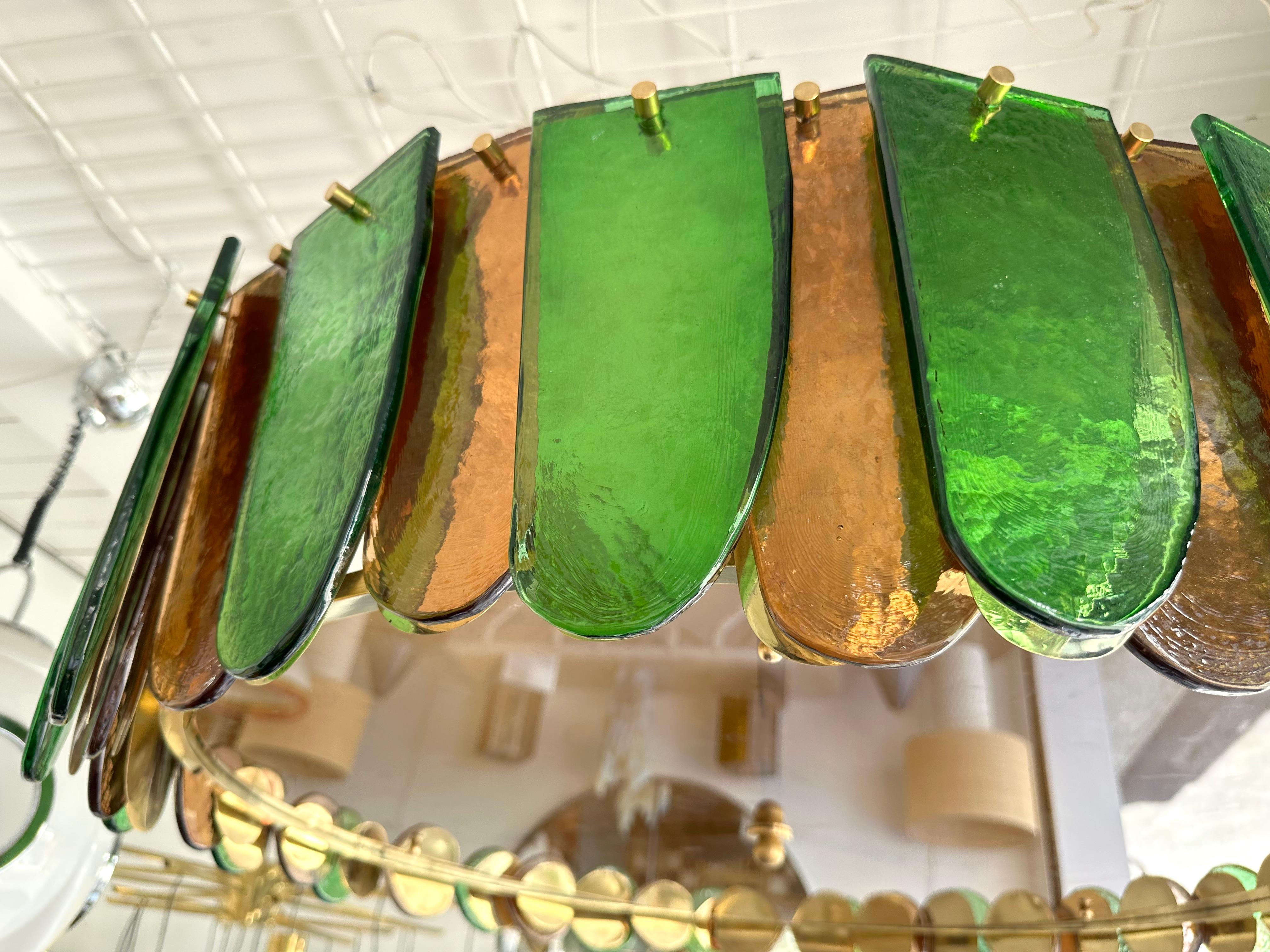 Contemporary Chandelier Brass and Murano Glass Blade, Italy In Good Condition For Sale In SAINT-OUEN, FR