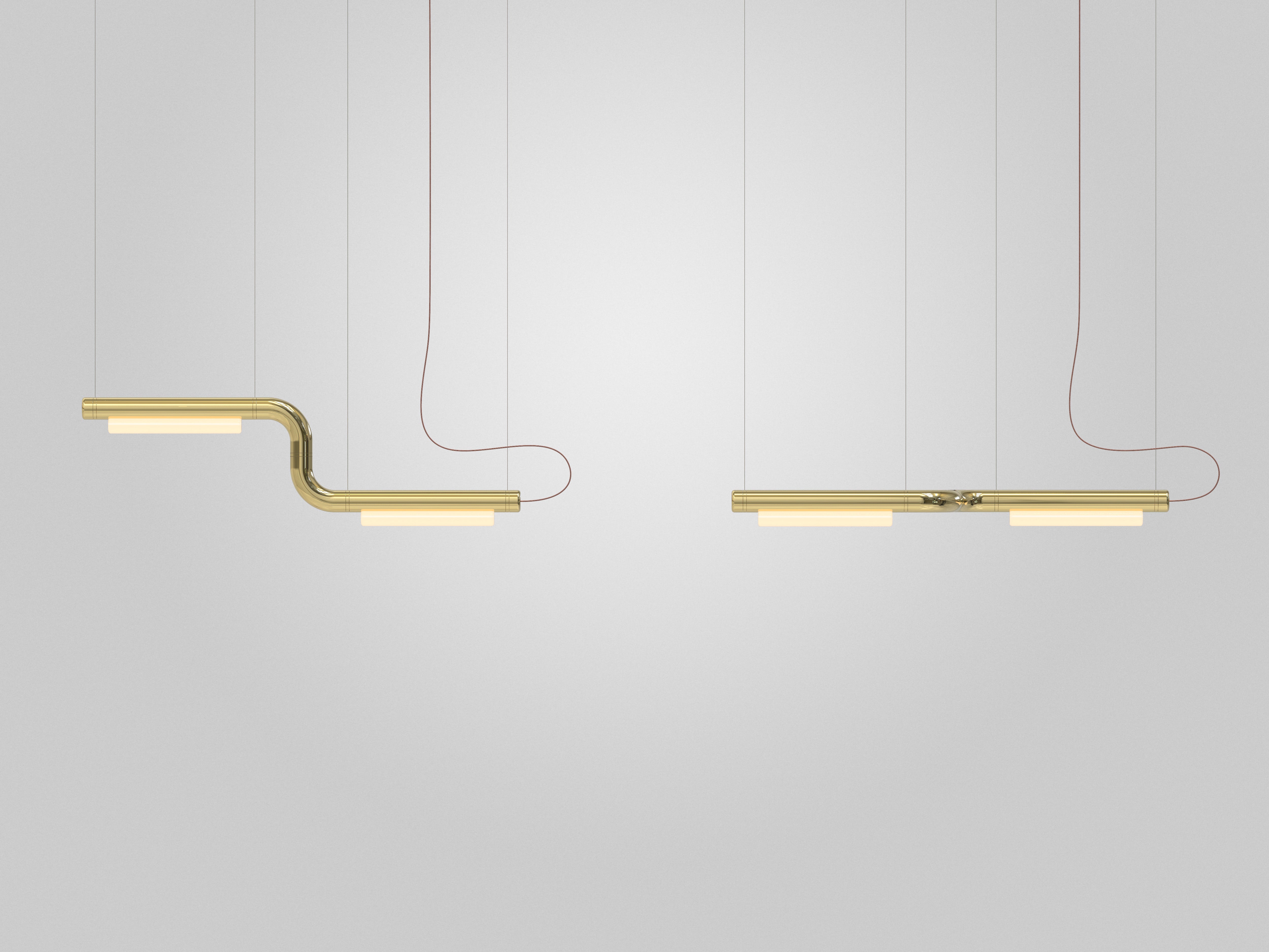 Pendente per condutture CM-1-P
Design: Caine Heintzman, Editore: AND Light

Materiali:
- Corpo in alluminio
- Acrilico fuso

Dimensioni:
100 x 29 x 5 cm
39,5” x 11,5“ x 2”
Lunghezza regolabile della goccia: 243 cm

Elettrico:
- 100-240V
-