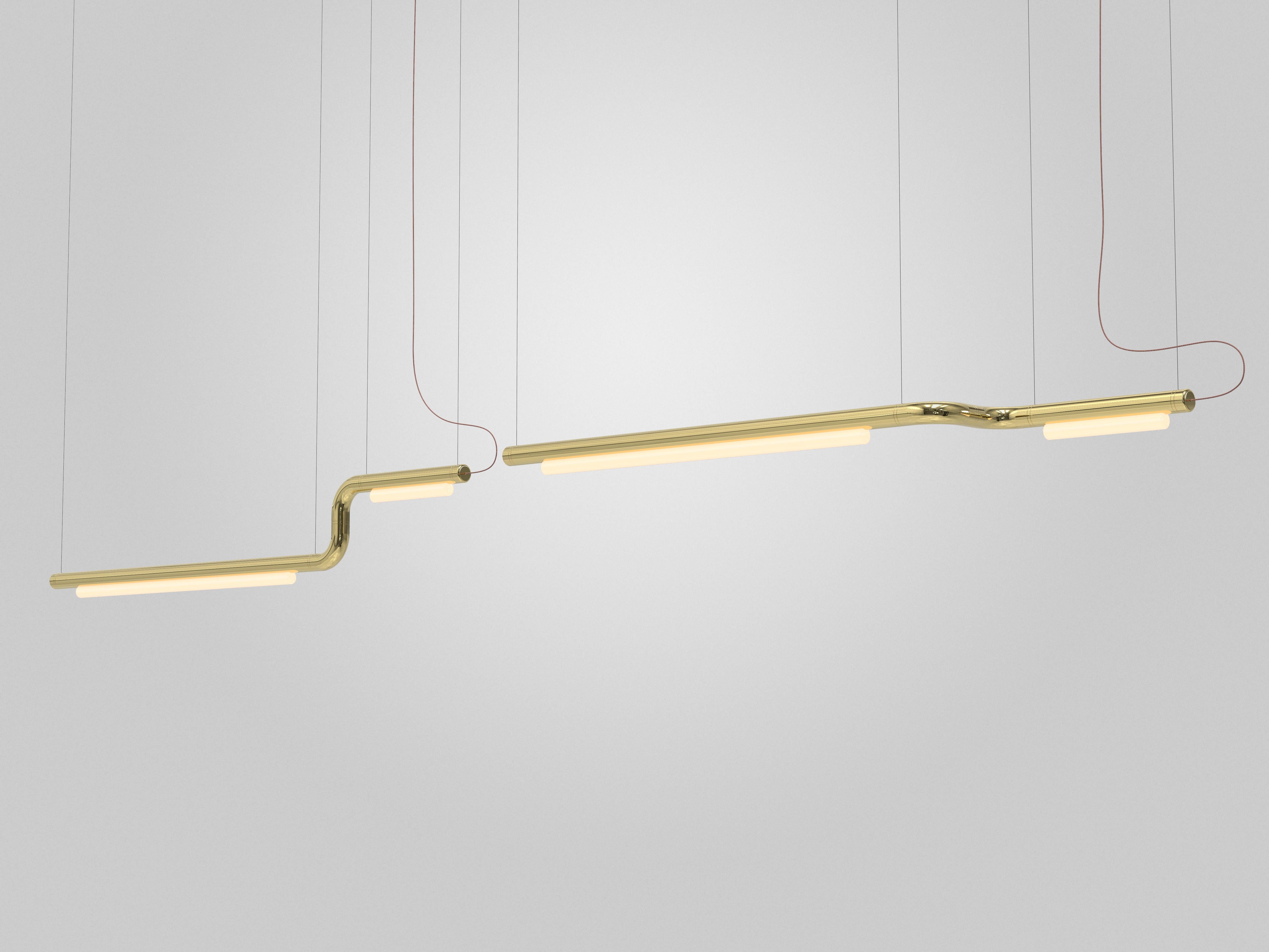 Pendente per condutture CM-2-P
Design: Caine Heintzman, Editore: AND Light

Materiali:
- Corpo in alluminio
- Acrilico fuso

Dimensioni:
183 x 29 x 5 cm
72,5” x 11,5“ x 2”
Lunghezza regolabile della goccia: 243 cm

Elettrico:
- 100-240V
-