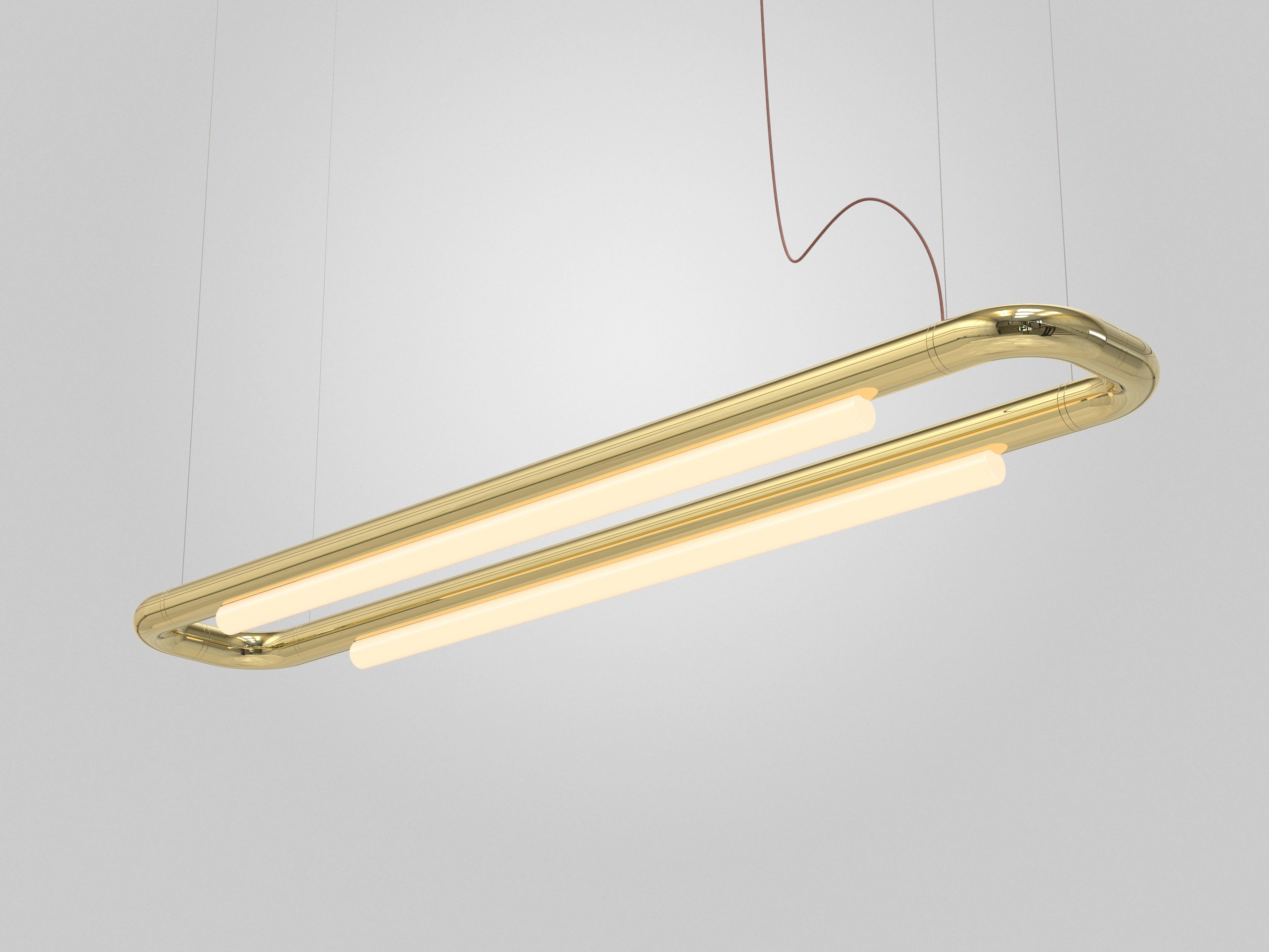 Pendente per condutture CM-6-P
Design: Caine Heintzman, Editore: AND Light

Materiali:
- Corpo in alluminio
- Acrilico fuso

Dimensioni:
146,3 x 26,1 x 7.5 cm
57,6” x 10,3“ x 3”
Lunghezza regolabile della goccia: 243 cm

Elettrico:
- 100-240V
-