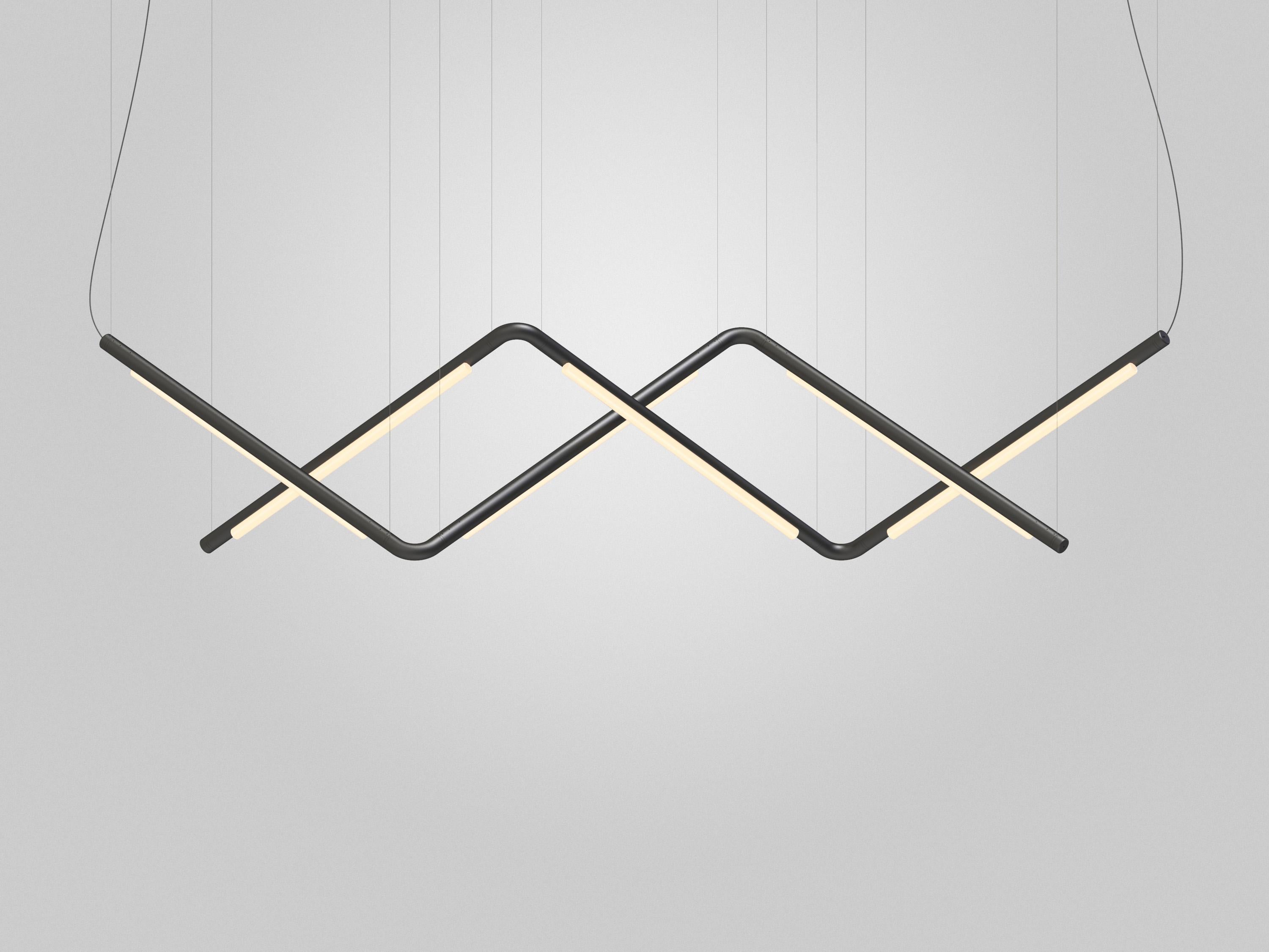 Colgante de tubería CM-9
Diseño: Caine Heintzman, Editor: AND Light

Materiales
- Cuerpo de aluminio
- Acrílico moldeado

Dimensiones
322 x 71 x 71 cm
127” x 28” x 28”

Eléctrico
- 100-240V
- Regulación: ELV, 0-10, Dali
- De 2700K a 4100K
- 12 x 15W