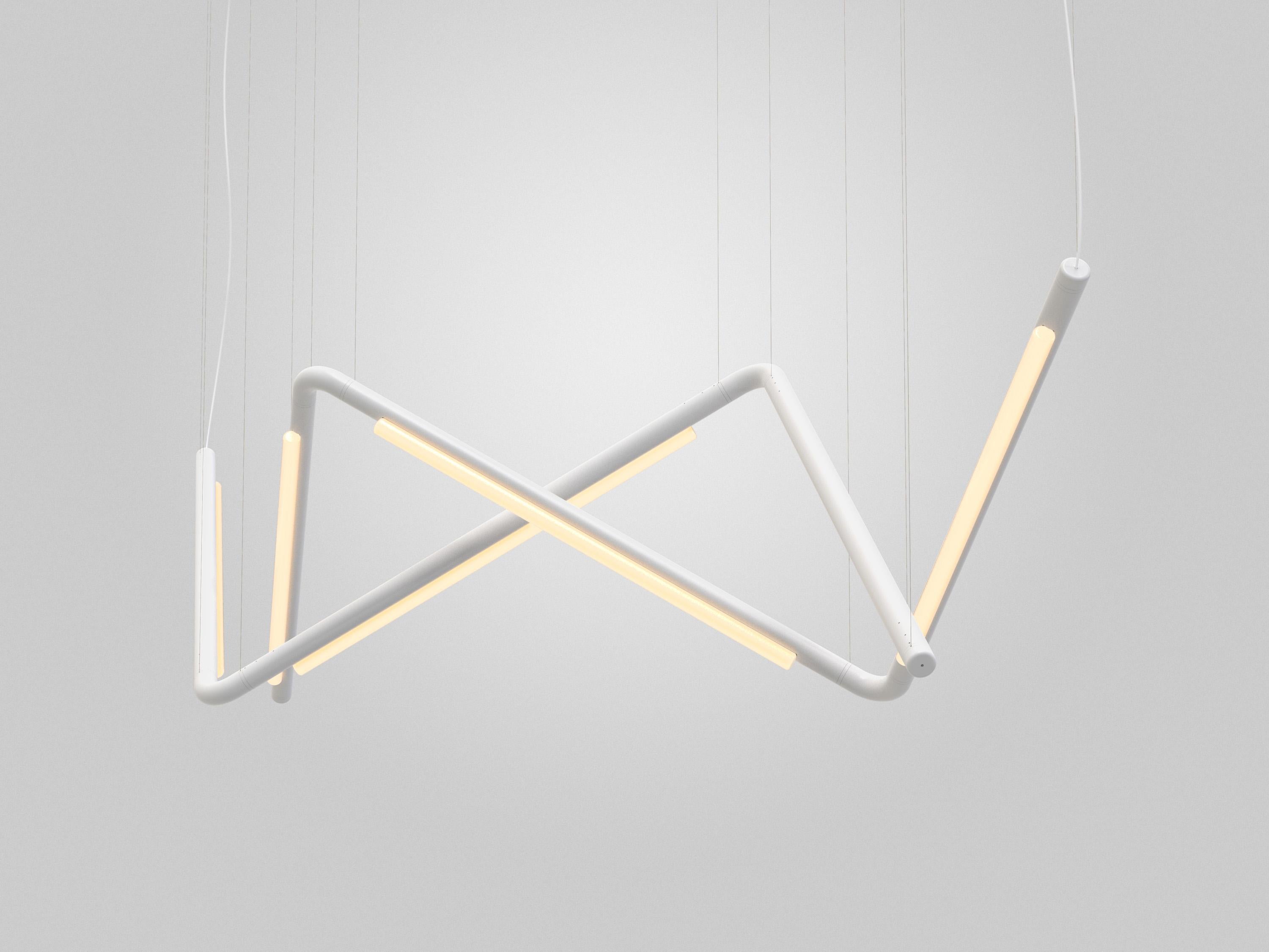 Contemporary Kronleuchter / Hängeleuchte 'Pipeline CM9-P' Weiß von AND (Organische Moderne) im Angebot