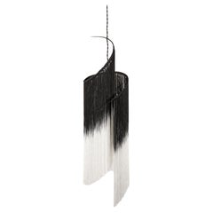 Contemporary Kronleuchter 'Rey I' Schwarz/Weiß Fäden von Ann Demeulemeester
