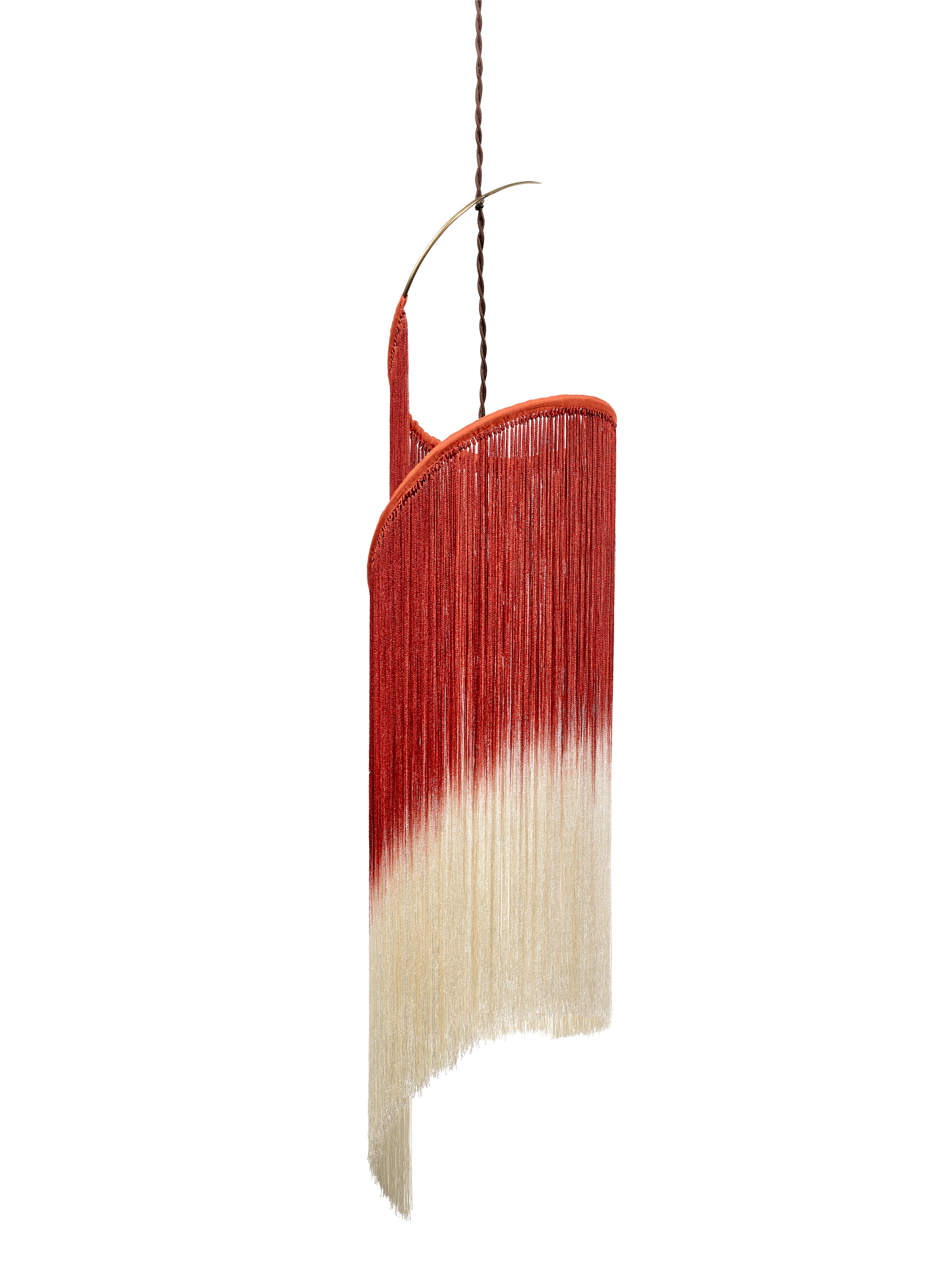 Organico moderno Lampadario contemporaneo 'Rey I' Scarlet/Cream Threads di Ann Demeulemeester in vendita