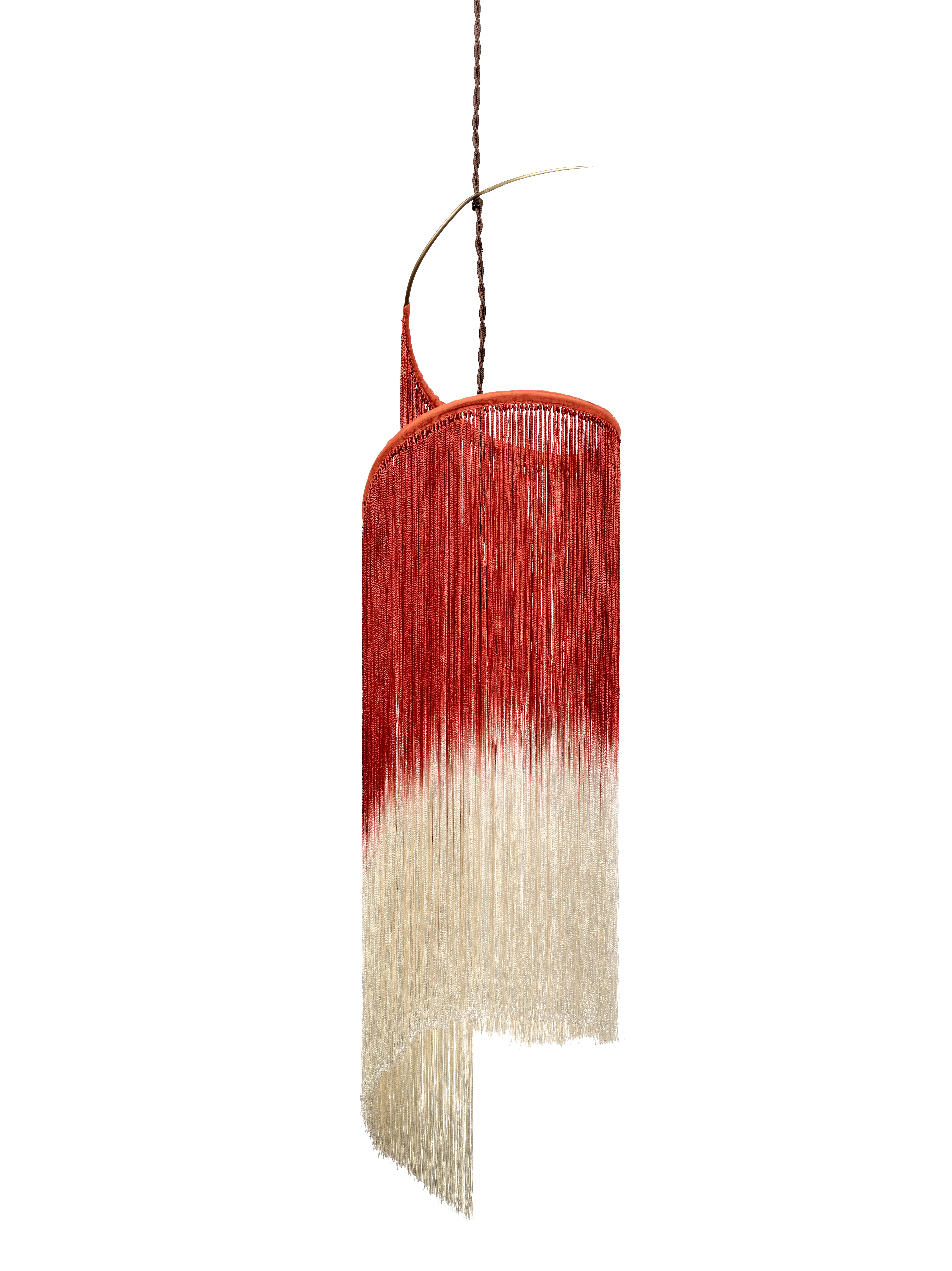 Belga Lampadario contemporaneo 'Rey I' Scarlet/Cream Threads di Ann Demeulemeester in vendita
